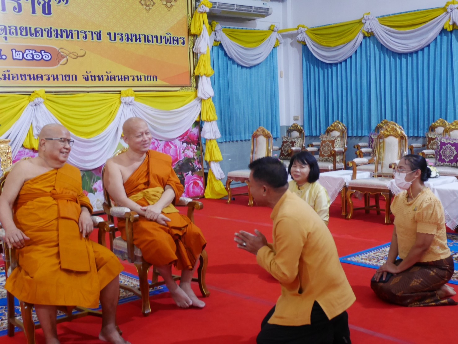 …พช.นครนายก ร่วมพิธีสวดพระพุทธมนต์ถวายเป็นพระราชกุศลเนื่องใน “วันนวมินทรมหาราช” พระบาทสมเด็จพระบรมชนกาธิเบศร มหาภูมิพลอดุลยเดชมหาราช บรมนาถบพิตร