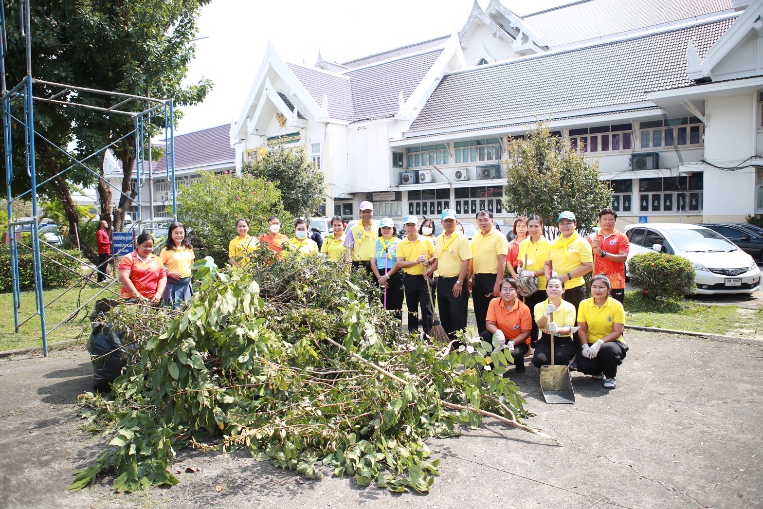 …พช.นครนายก ร่วมกิจกรรมจิตอาสาเพื่อปรับปรุงภูมิทัศน์บริเวณศาลากลางจังหวัดนครนายก