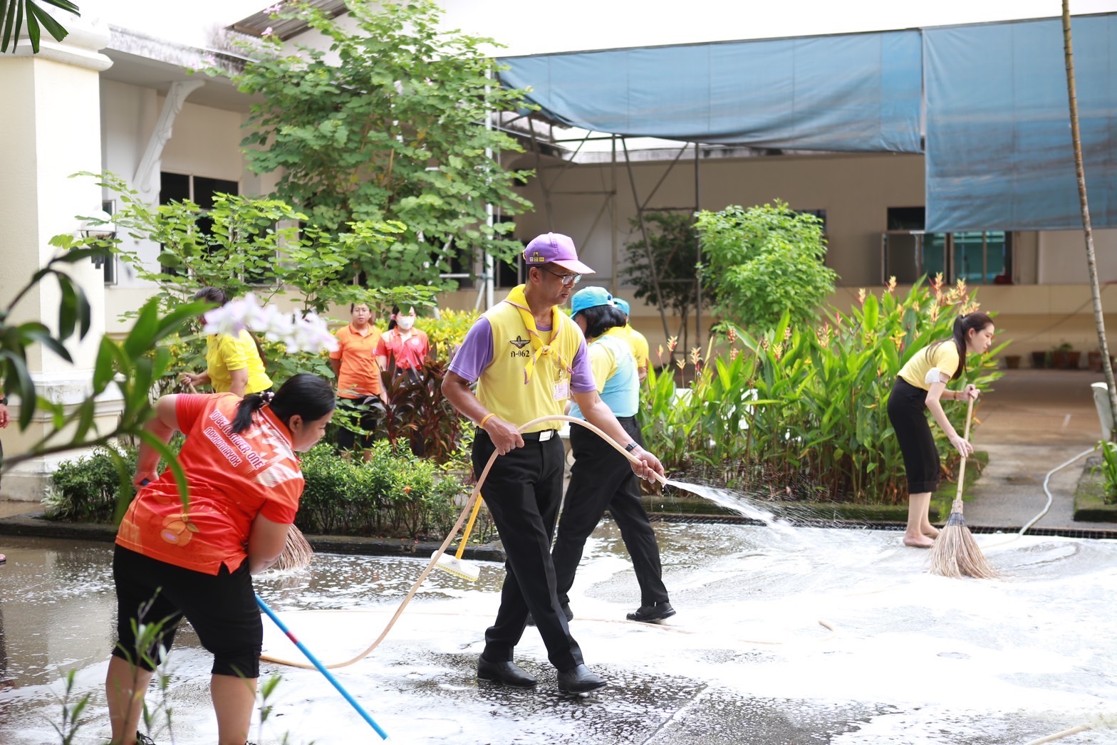 …พช.นครนายก ร่วมกิจกรรมจิตอาสาเพื่อปรับปรุงภูมิทัศน์บริเวณศาลากลางจังหวัดนครนายก