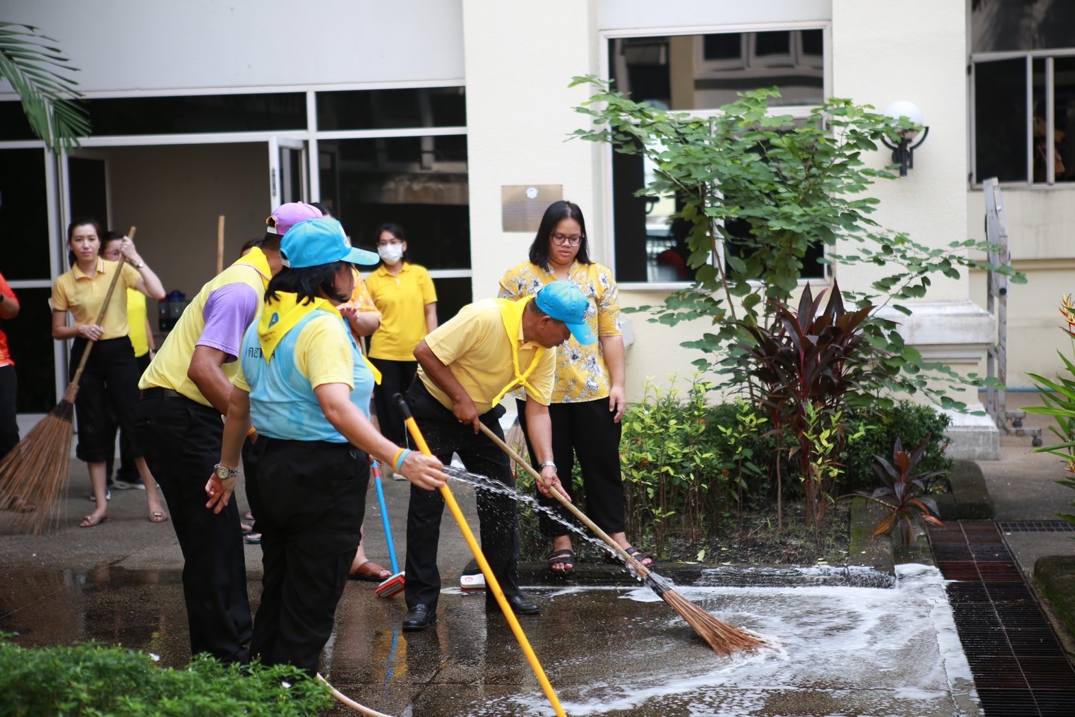 …พช.นครนายก ร่วมกิจกรรมจิตอาสาเพื่อปรับปรุงภูมิทัศน์บริเวณศาลากลางจังหวัดนครนายก