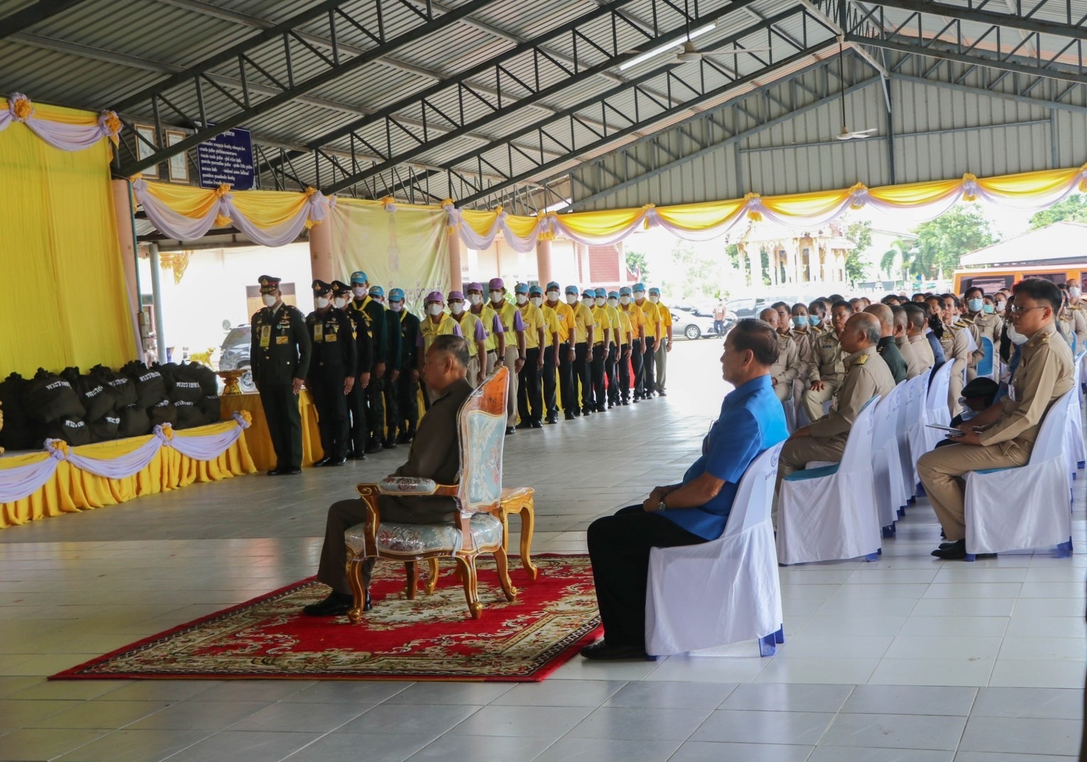 …พช.นครนายก ร่วมพิธีมอบสิ่งของพระราชทานให้แก่ประชาชนผู้ประสบภัย ณ พื้นที่จังหวัดนครนายก