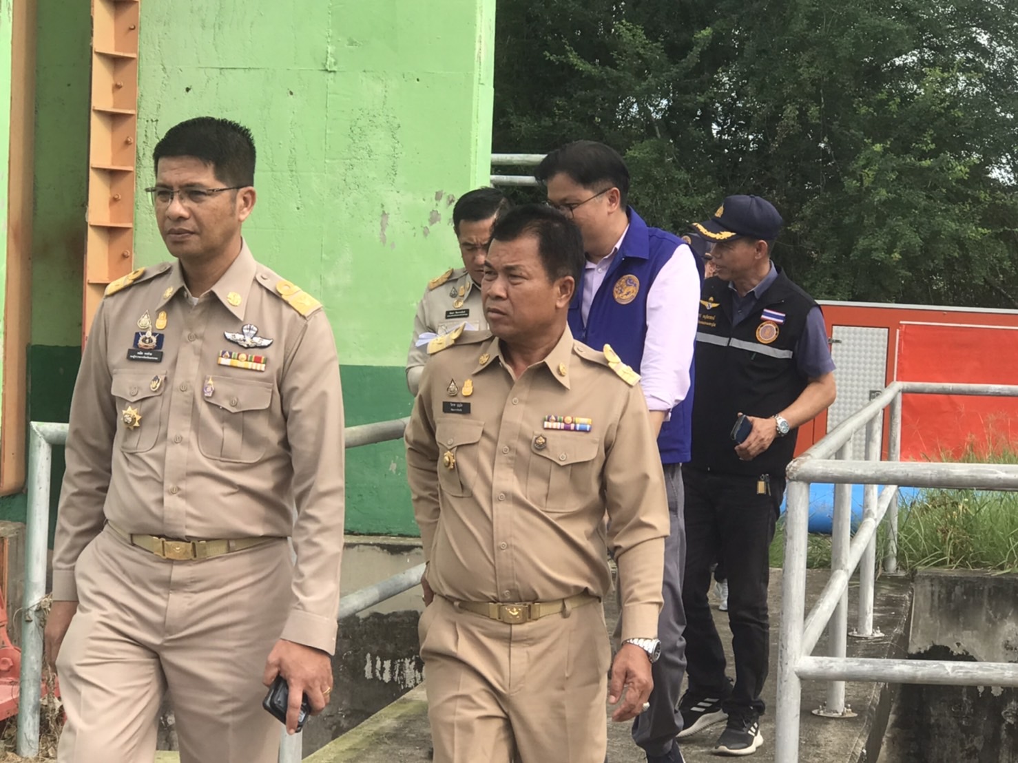 พช.ร่วมลงพื้นที่ติดตามสถานการณ์น้ำเพื่อเตรียมความพร้อมในการช่วยเหลือ ในบริเวณพื้นที่น้ำท่วมอำเภอเมืองนครนายก และอำเภอองครักษ์