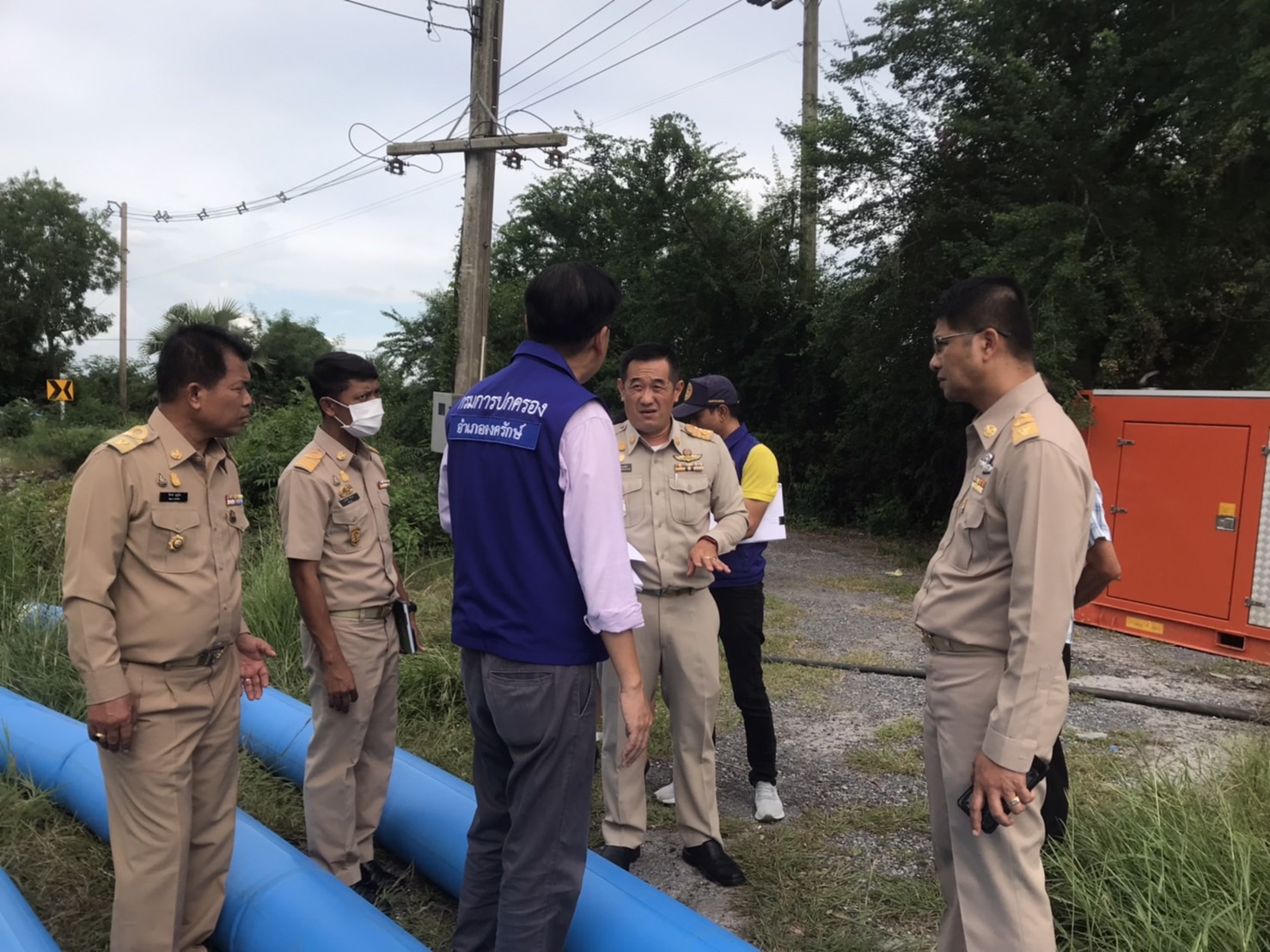 พช.ร่วมลงพื้นที่ติดตามสถานการณ์น้ำเพื่อเตรียมความพร้อมในการช่วยเหลือ ในบริเวณพื้นที่น้ำท่วมอำเภอเมืองนครนายก และอำเภอองครักษ์