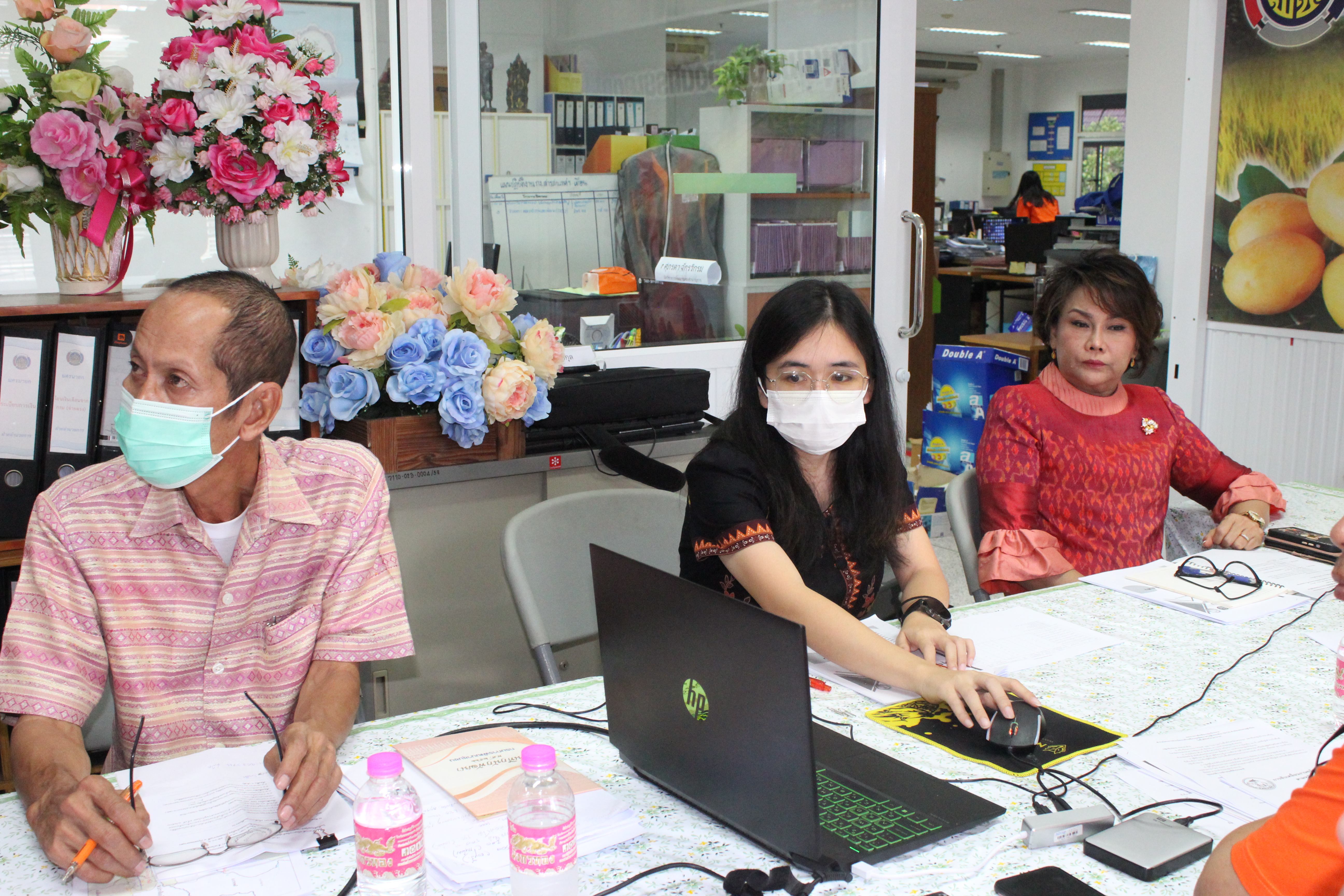 …พช.นครนายก ร่วมรายงานความก้าวหน้าการขับเคลื่อนการจัดทำผังการใช้ประโยชน์ที่ดินแบบรูปรายการและประมาณการราคา ในพื้นที่จังหวัดนำร่องการขับเคลื่อนเขตพัฒนาเศรษฐกิจพอเพียง (SEDZ) ด้วยโมเดลเศรษฐกิจใหม่ ในพื้นที่จังหวัดนครนายก