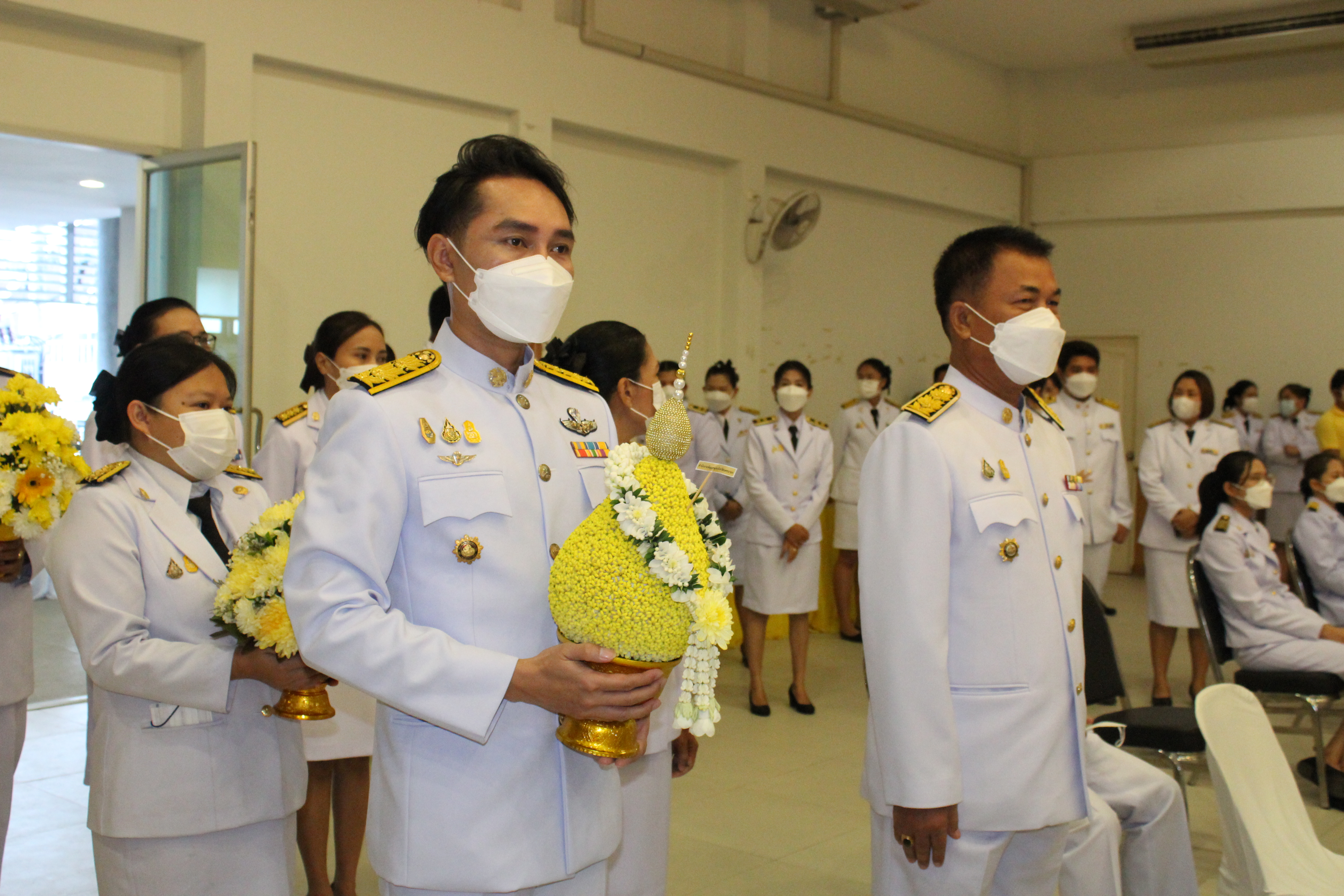 …พช.นครนายก ร่วมพิธีวางพานพุ่มดอกไม้สด ถวายราชสักการะเนื่องในวันพระบิดาแห่งฝนหลวง ประจำปีพุทธศักราช 2566