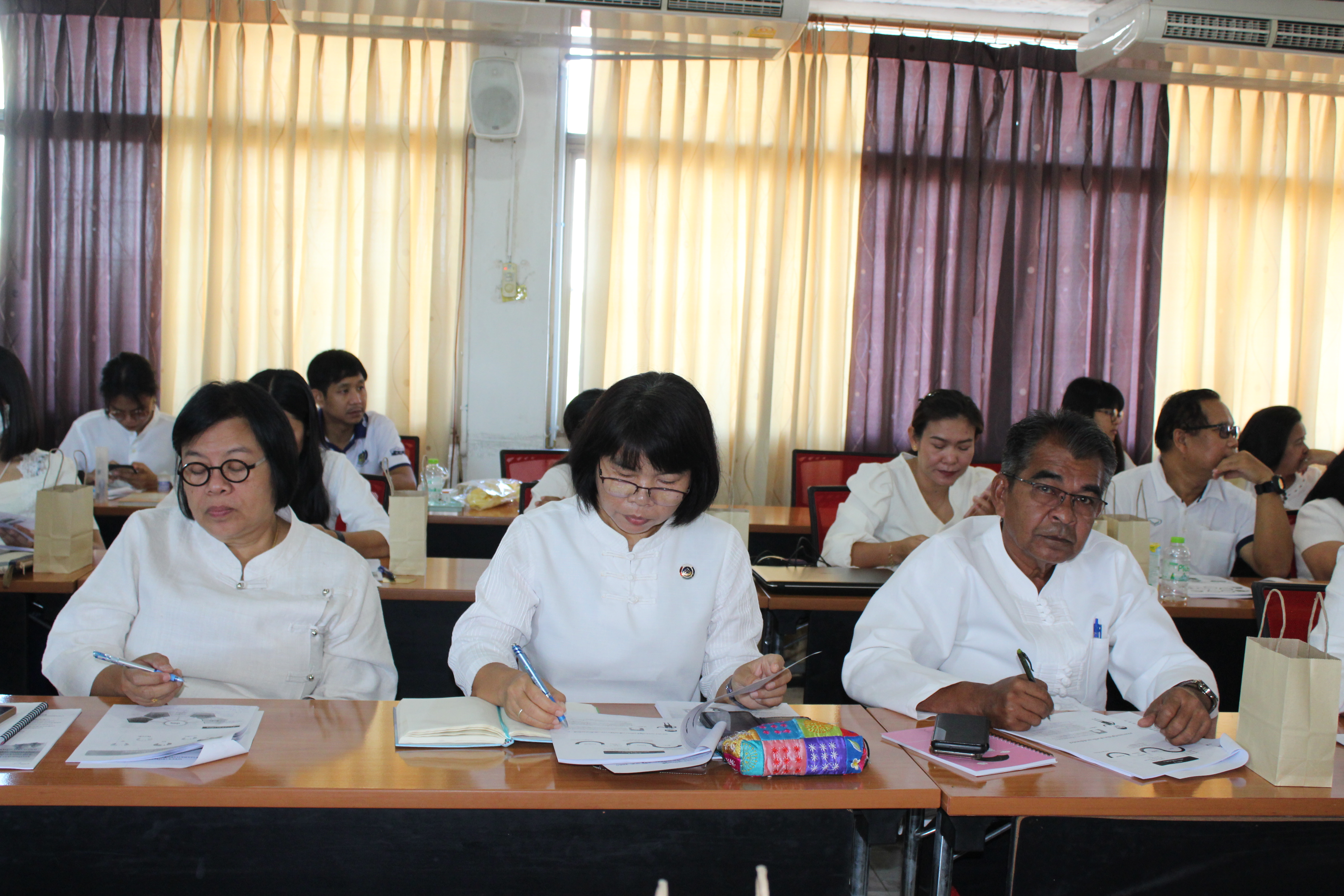 …พช.นครนายก ร่วมโครงการฝึกอบรมเพิ่มประสิทธิภาพแก่บุคลากรในสังกัดสำนักงานพัฒนาชุมชนจังหวัดนครนายก ด้านการเงินและพัสดุ