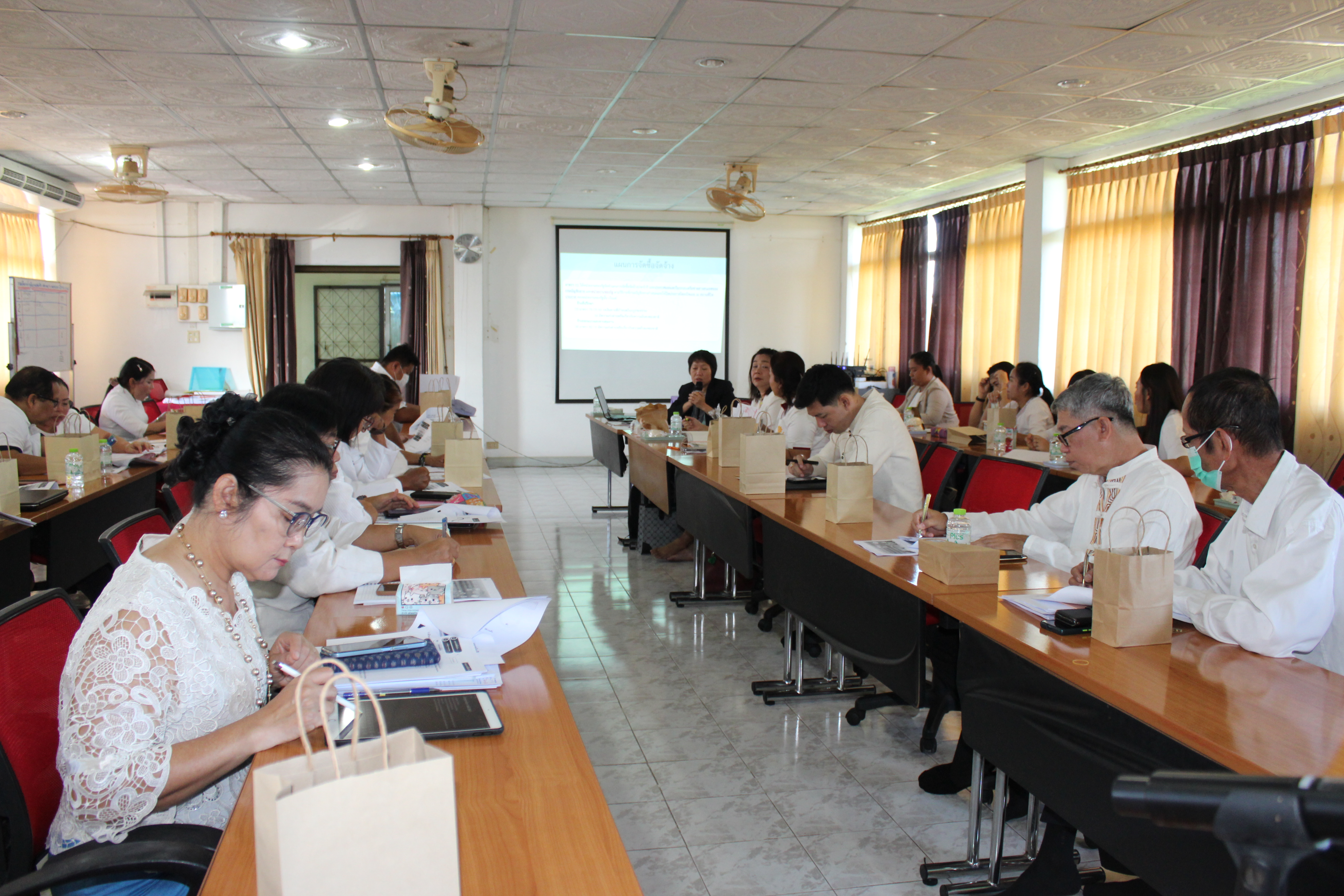 …พช.นครนายก ร่วมโครงการฝึกอบรมเพิ่มประสิทธิภาพแก่บุคลากรในสังกัดสำนักงานพัฒนาชุมชนจังหวัดนครนายก ด้านการเงินและพัสดุ