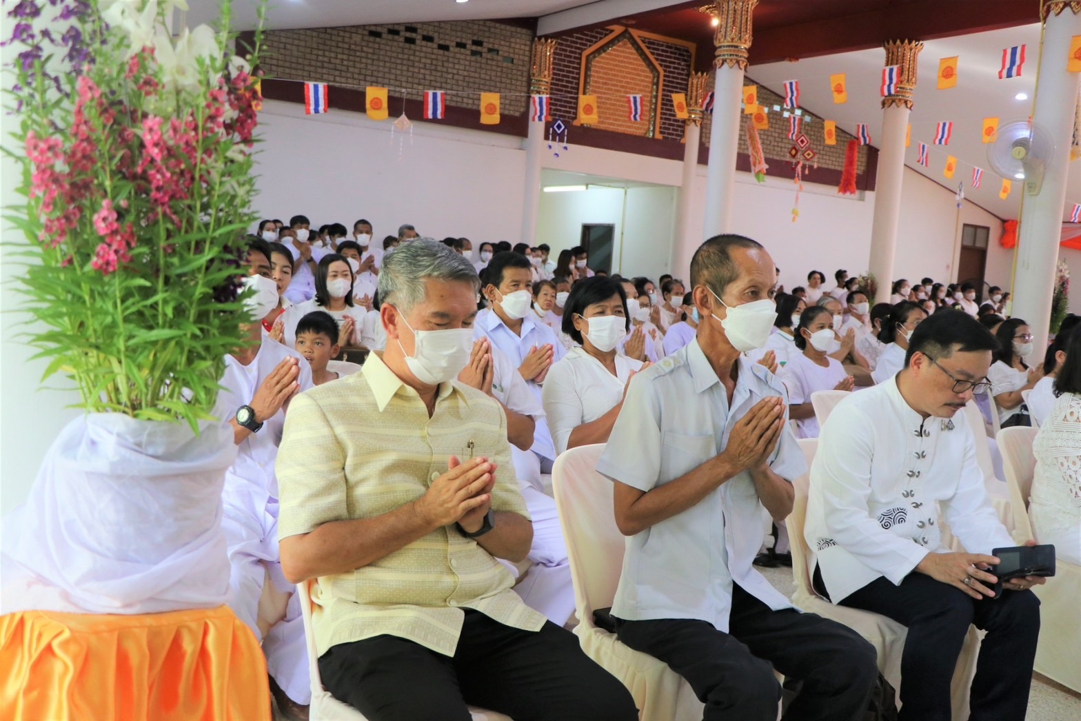 …พช.นครนายก ร่วมพิธีเจริญพระพุทธมนต์เฉลิมพระเกียรติ พระบาทสมเด็จพระเจ้าอยู่หัว สมเด็จพระนางเจ้าสิริกิติ์ พระบรมราชินีนาถ พระบรมราชชนนีพันปีหลวง สมเด็จพระนางเจ้าฯ พระบรมราชินี และสมเด็จพระเจ้าลูกเธอ เจ้าฟ้าพัชรกิติยาภา นเรนทิราเทพยวดี กรมหลวงราชสาริณีสิริพัชร มหาวัชรราชธิดา ประจำปีพุทธศักราช 2566