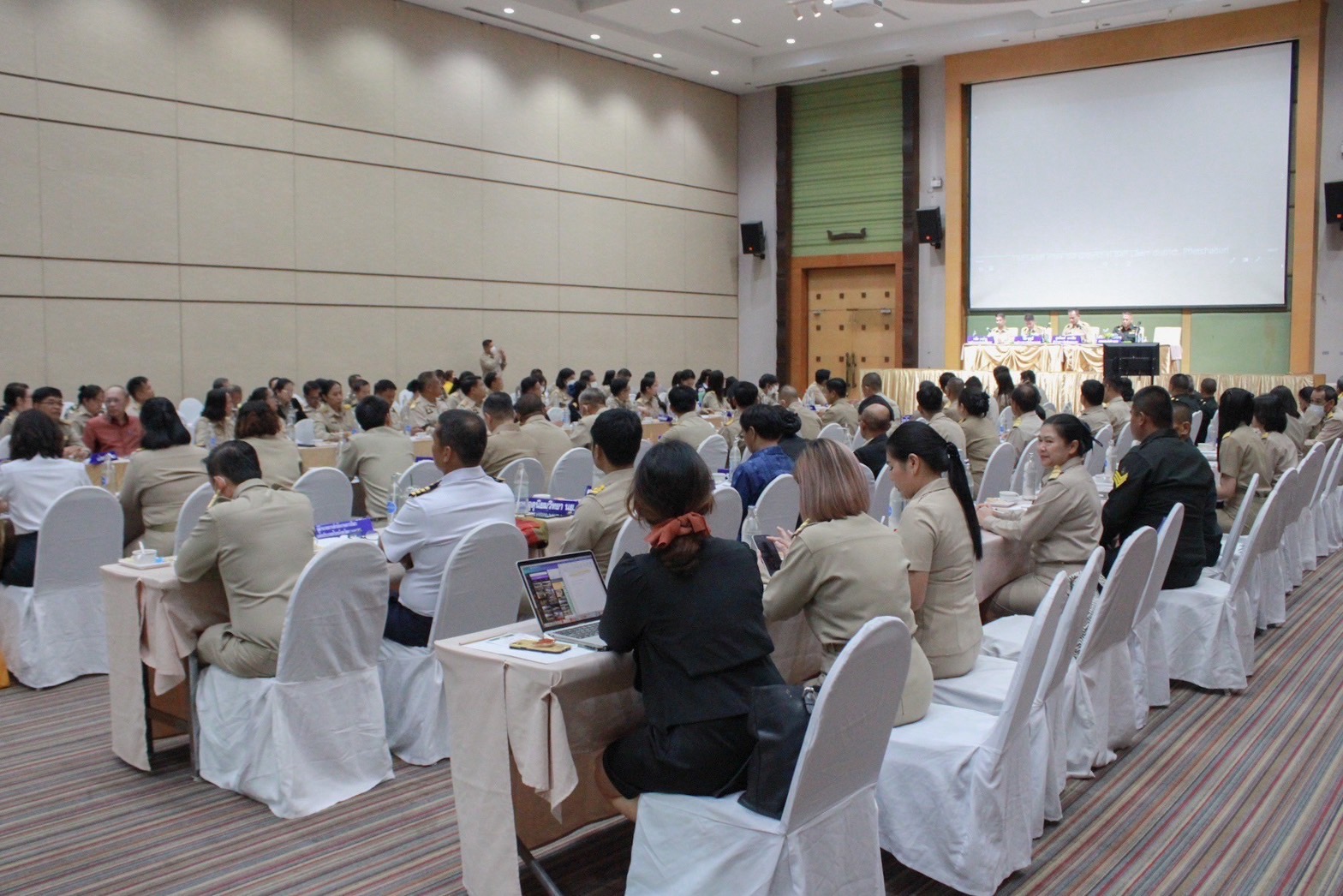 …พช.นครนายก ร่วมประชุมคณะกรมการจังหวัดและหัวหน้าส่วนราชการ