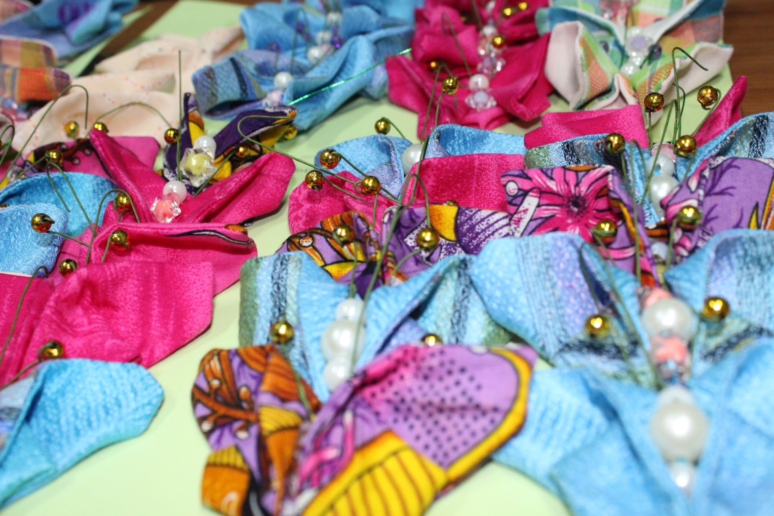 …พ่อเมืองนครนายก พร้อมส่งมอบผีเสื้อ เพื่อใช้สำหรับงานวันกาชาด 100 ปี พุทธศักราช 2566 ร้านกาชาดกระทรวงมหาดไทย