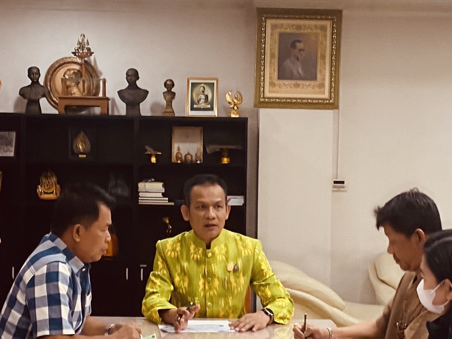 …ผวจ.นครนายกมอบนโยบายและให้แนวทางการขจัดความยากจน แก่ทีมคณะกรรมการขจัดความยากจนและพัฒนาคนทุกช่วงวัยอย่างยั่งยืนตามหลักปรัชญาของเศรษฐกิจพอเพียงจังหวัดนครนายก (ศจพ.จ.นครนายก)