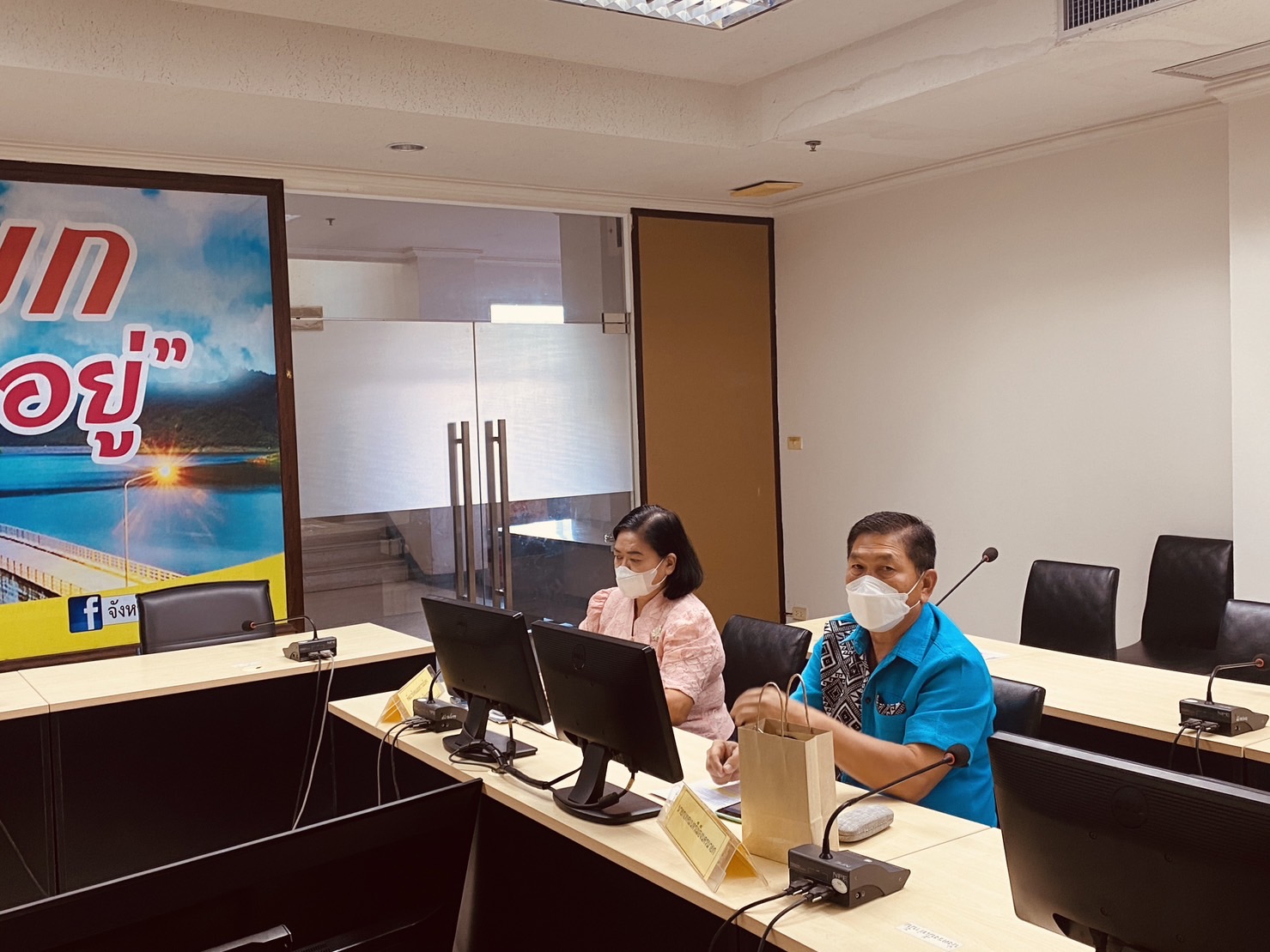 …พช.นครนายก ร่วมประชุมรับมอบนโยบายการขจัดความยากจนและพัฒนาคนทุกช่วงวัยอย่างยั่งยืนตามหลักปรัชญาของเศรษฐกิจพอเพียง ด้วยระบบ ThaiQM ของกระทรวงมหาดไทย ปี 2567 ผ่านระบบ Zoom Cloud Meeting