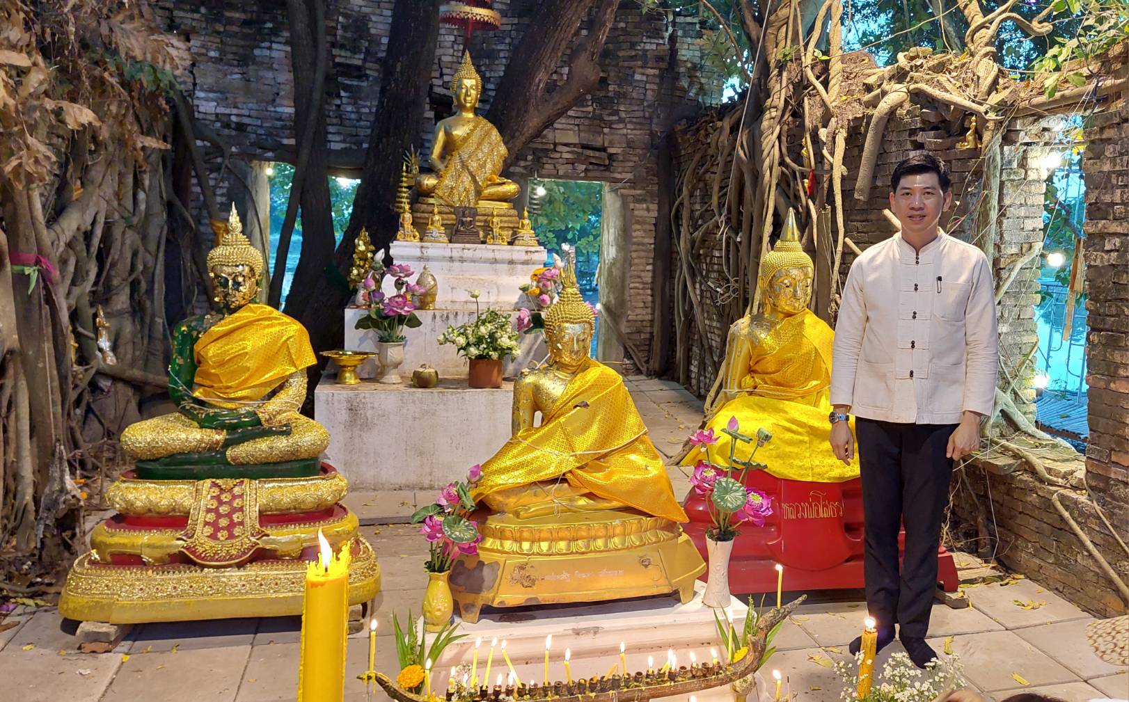 …พช.นครนายก ร่วมกิจกรรม สืบสานประเพณีลอยกระทงดอกบัว บ้านวังต้น นครนายก