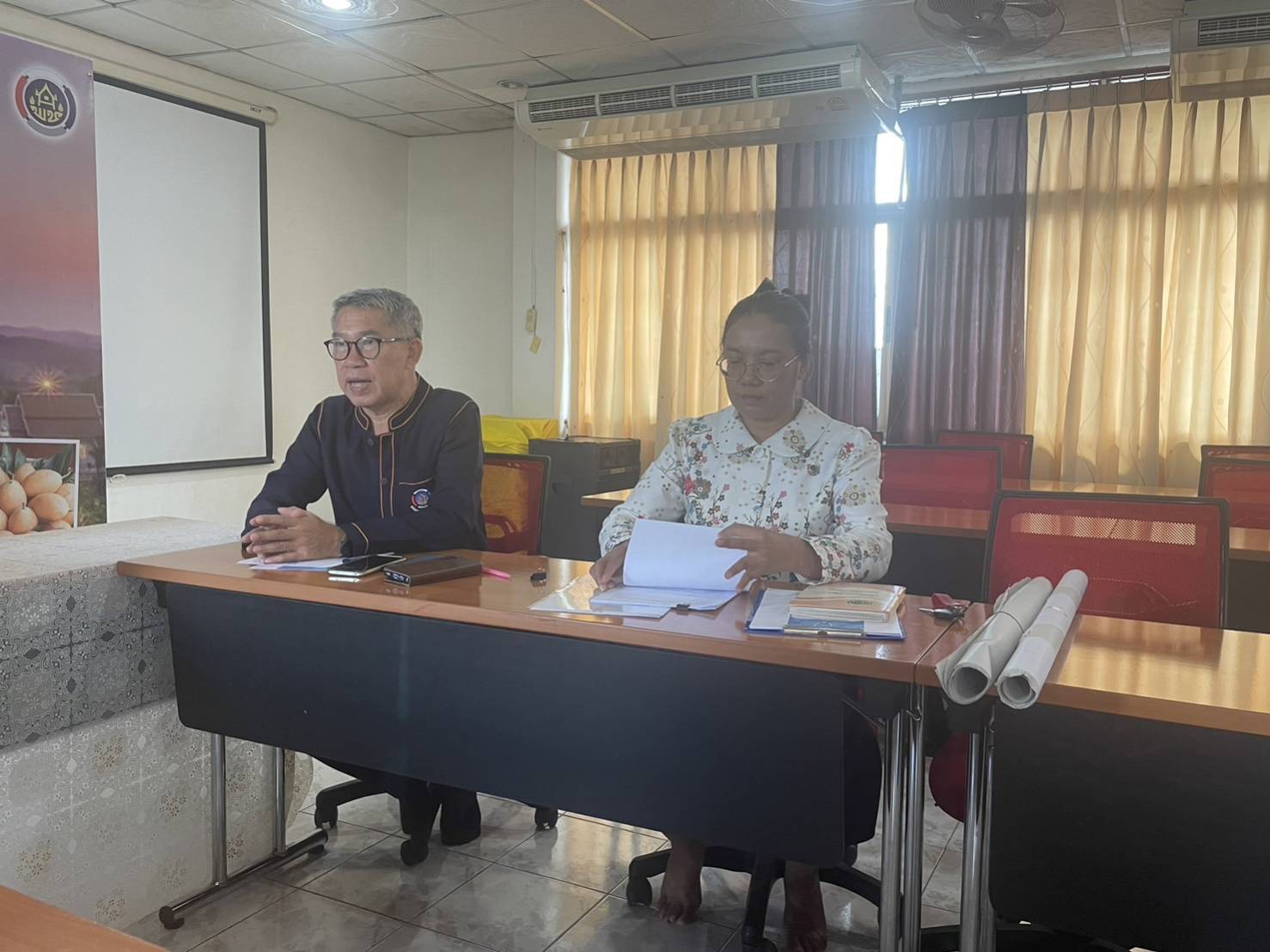 📣📣พช.นครนายก ร่วมให้กำลังใจผู้ผลิต ผู้ประกอบการ OTOP ร่วมจำหน่ายสินค้างาน OTOP City 2023