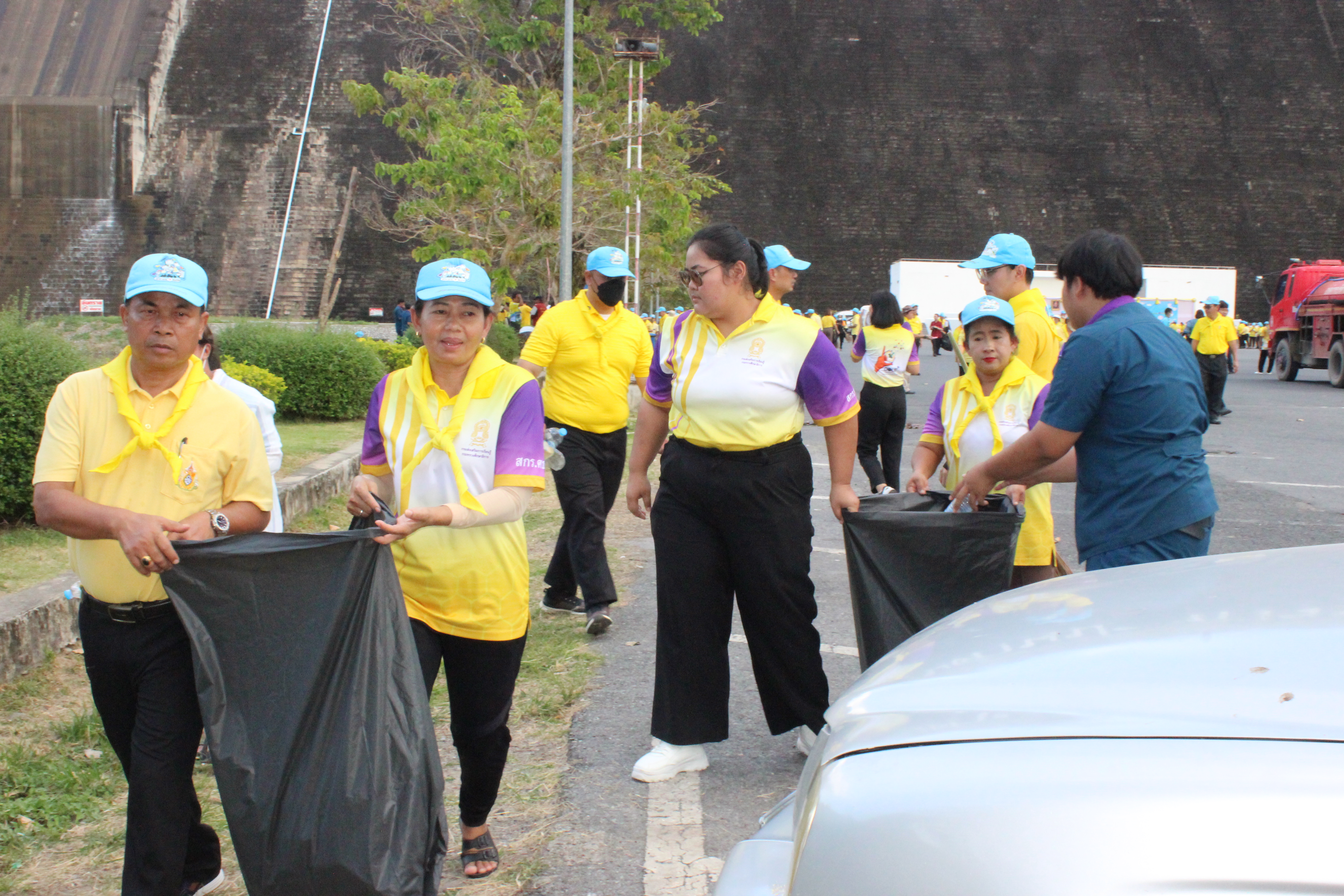 …พช.นครนายก ร่วมกิจกรรมจิตอาสาพัฒนา เนื่องในโอกาสวันคล้ายวันสวรรคตพระบาทสมเด็จพระมงกุฎเกล้าเจ้าอยู่หัว (วันวชิราวุธ) ประจำปี 2566