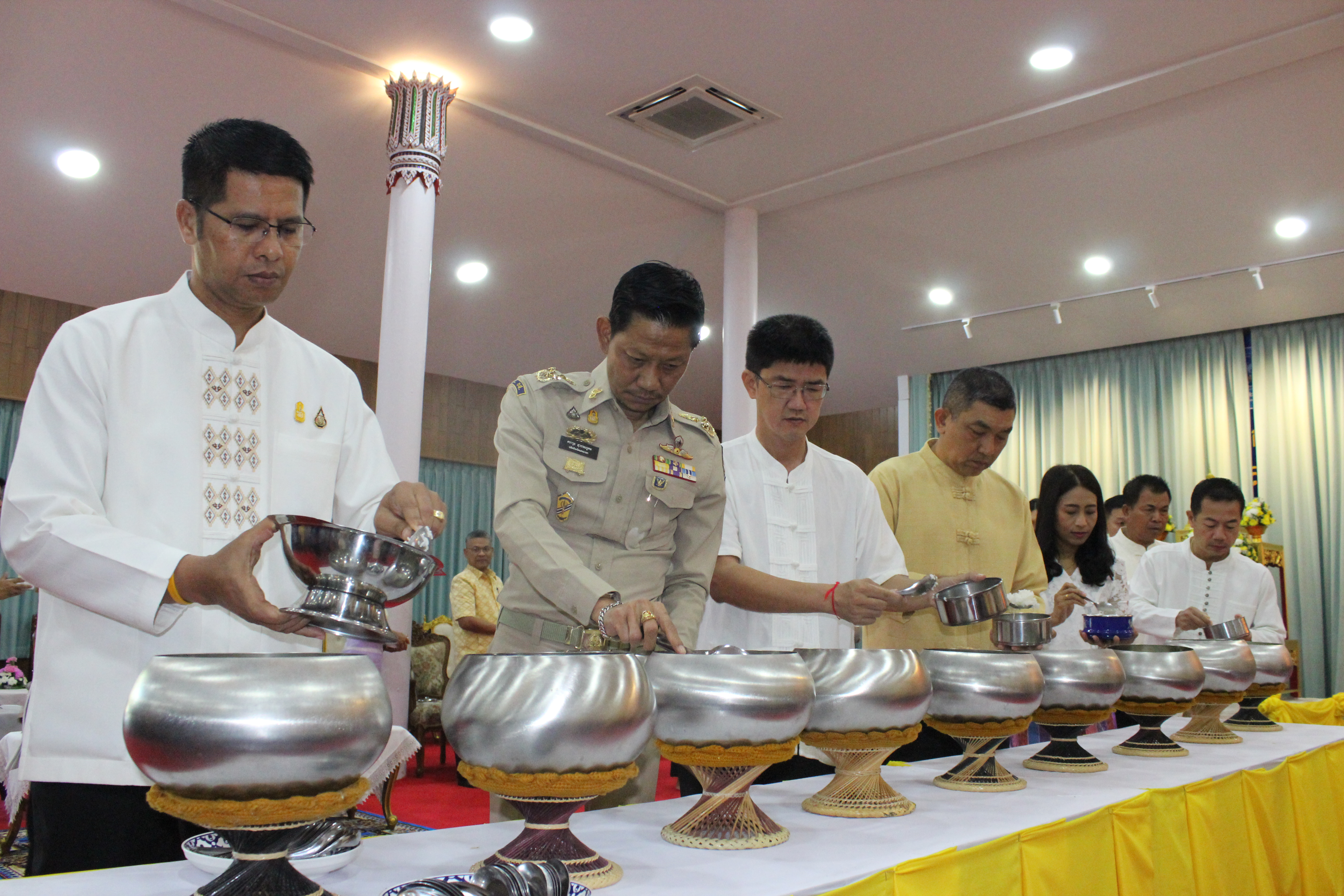 …พช.นครนายก ร่วมกิจกรรม ผู้ว่าฯ พาแต่งกายผ้าไทย หิ้วปิ่นโตเข้าวัด ศรัทธาอิ่มบุญ เกื้อหนุนพระพุทธศาสนา รักษาสิ่งแวดล้อม จังหวัดนครนายก ประจำปีงบประมาณ พ.ศ.2567