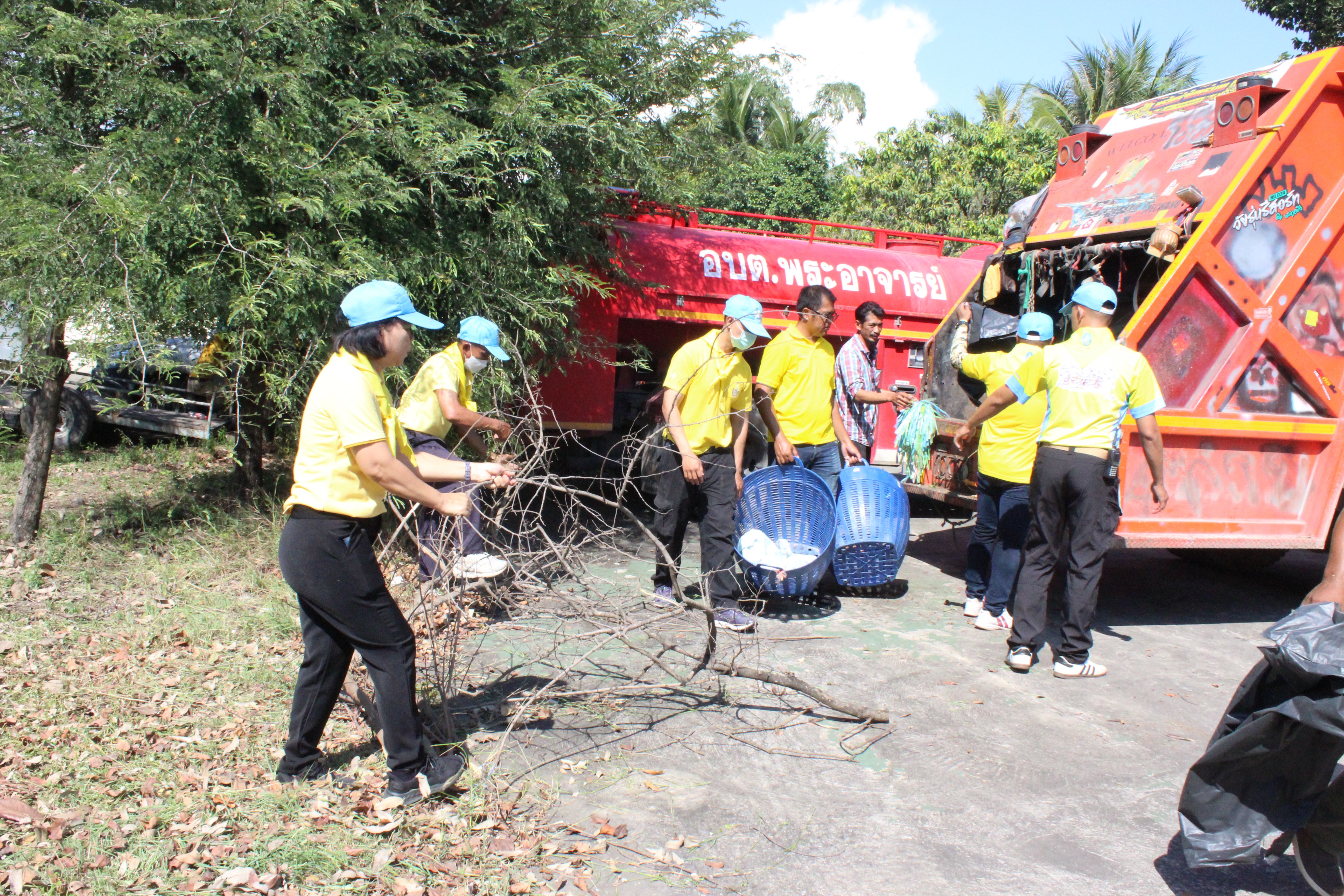 …พช.นครนายก ร่วมพิธีเปิดกิจกรรมจิตอาสา เนื่องในโอกาสวันคล้ายวันพระบรมราชสมภพ พระบาทสมเด็จพระบรมชนกาธิเบศร มหาภูมิพลอดุลยเดชมหาราช บรมนาถบพิตร (วันชาติไทย วันพ่อแห่งชาติ วันดินโลก) 5 ธันวาคม 2566