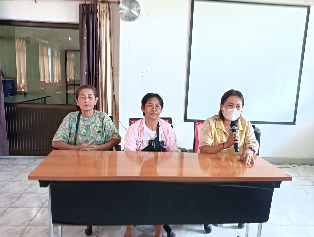 …พช.นครนายก ประชุมคณะทำงานขับเคลื่อนกองทุนพัฒนาบทบาทสตรีจังหวัดนครนายก ครั้งที่ 8/2566