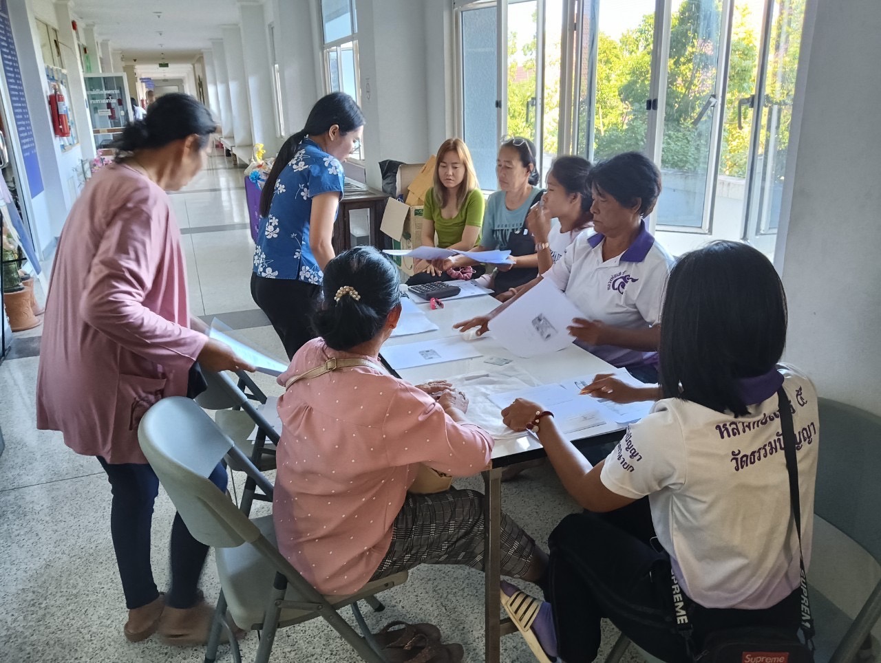 …พช.นครนายก ทำสัญญากู้ยืมเงินกองทุนพัฒนาบทบาทสตรีให้กับกลุ่มสตรีที่ได้รับอนุมัติโครงการฯ เงินทุนหมุนเวียน (เงินกู้)