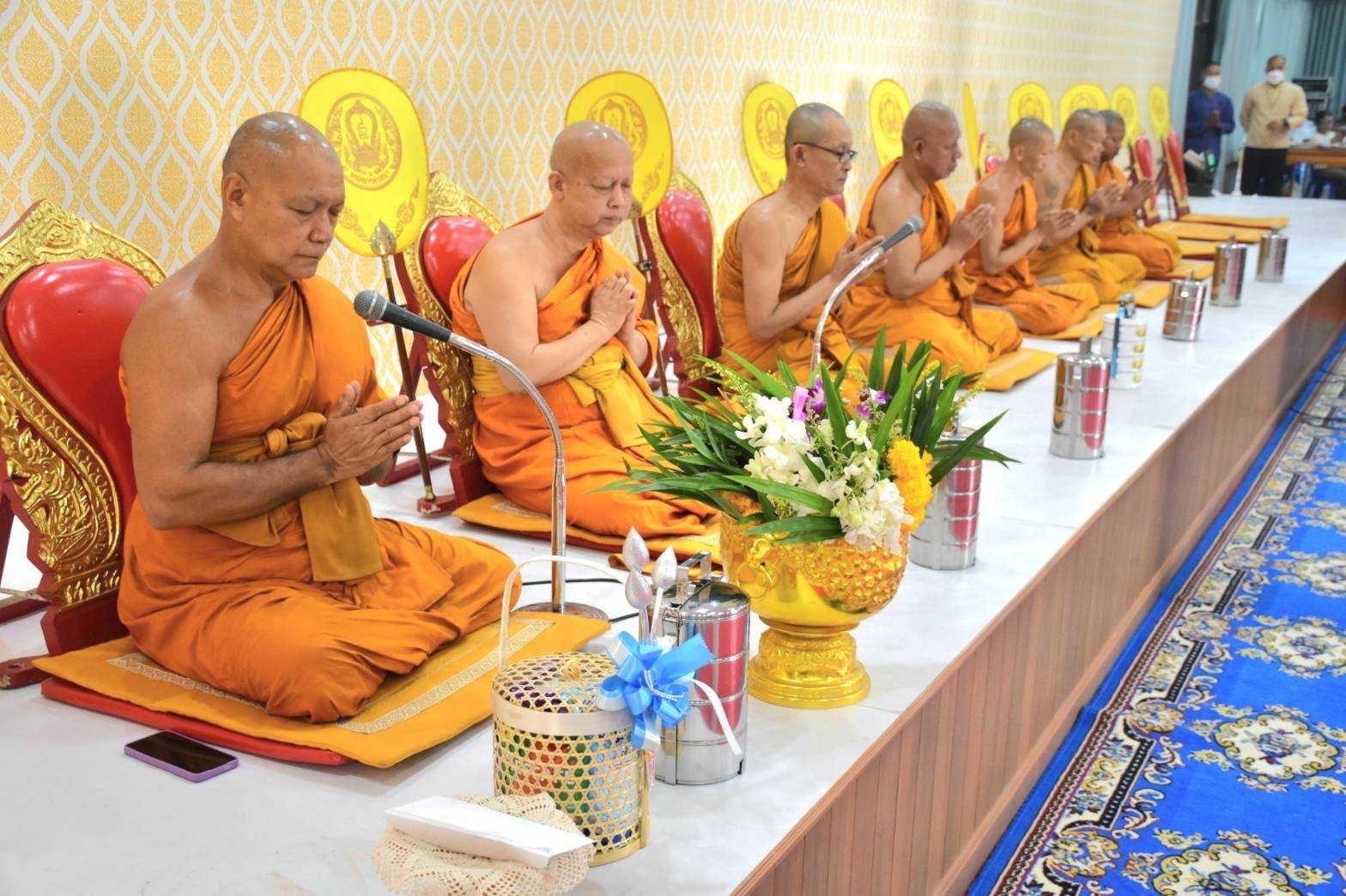 …พช.นครนายก ร่วมกิจกรรม ผู้ว่าฯ พาแต่งกายผ้าไทย หิ้วปิ่นโตเข้าวัด ศรัทธาอิ่มบุญ เกื้อหนุนพระพุทธศาสนา รักษาสิ่งแวดล้อม จังหวัดนครนายก ประจำปีงบประมาณ พ.ศ.2567