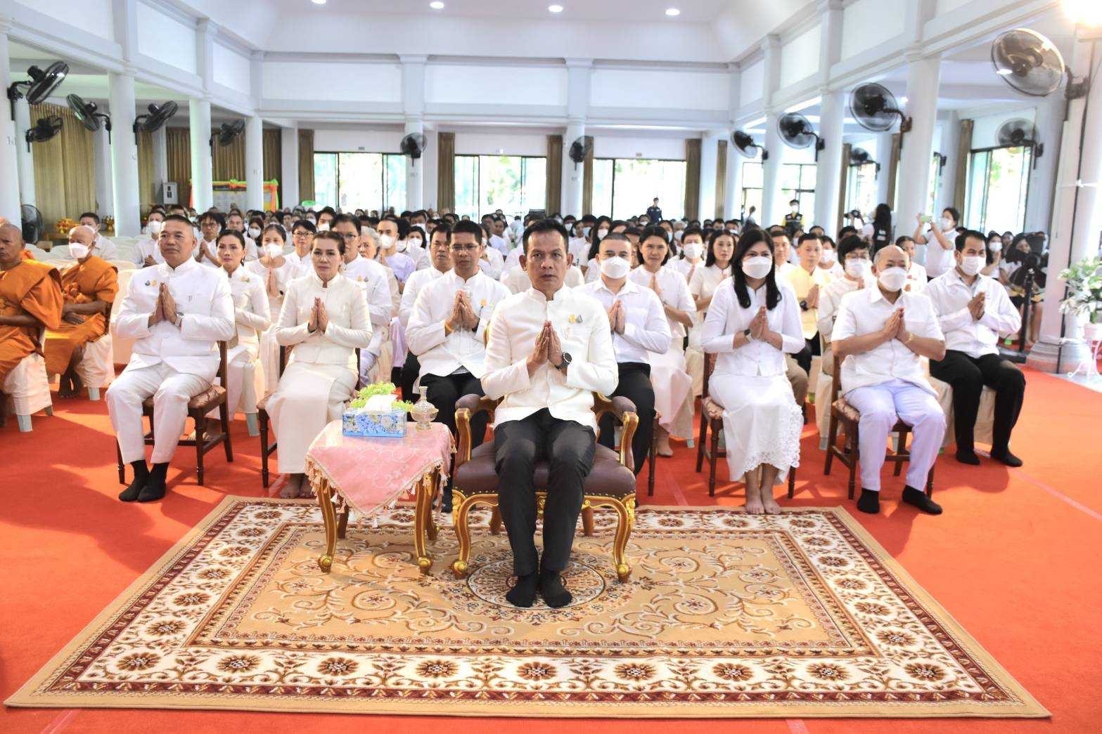 …พช.นครนายก ร่วมพิธีเจริญพระพุทธมนต์ เฉลิมพระเกียรติพระบาทสมเด็จพระเจ้าอยู่หัว สมเด็จพระนางเจ้าสิริกิติ์ พระบรมราชินีนาถ พระบรมราชชนนีพันปีหลวง สมเด็จพระนางเจ้าฯ พระบรมราชินี และสมเด็จพระเจ้าลูกเธอ เจ้าฟ้าพัชรกิติยาภา นเรนทิราเทพยวดี กรมหลวงราชสาริณีสิริพัชร มหาวัชรราชธิดา ประจำปีพุทธศักราช 2566