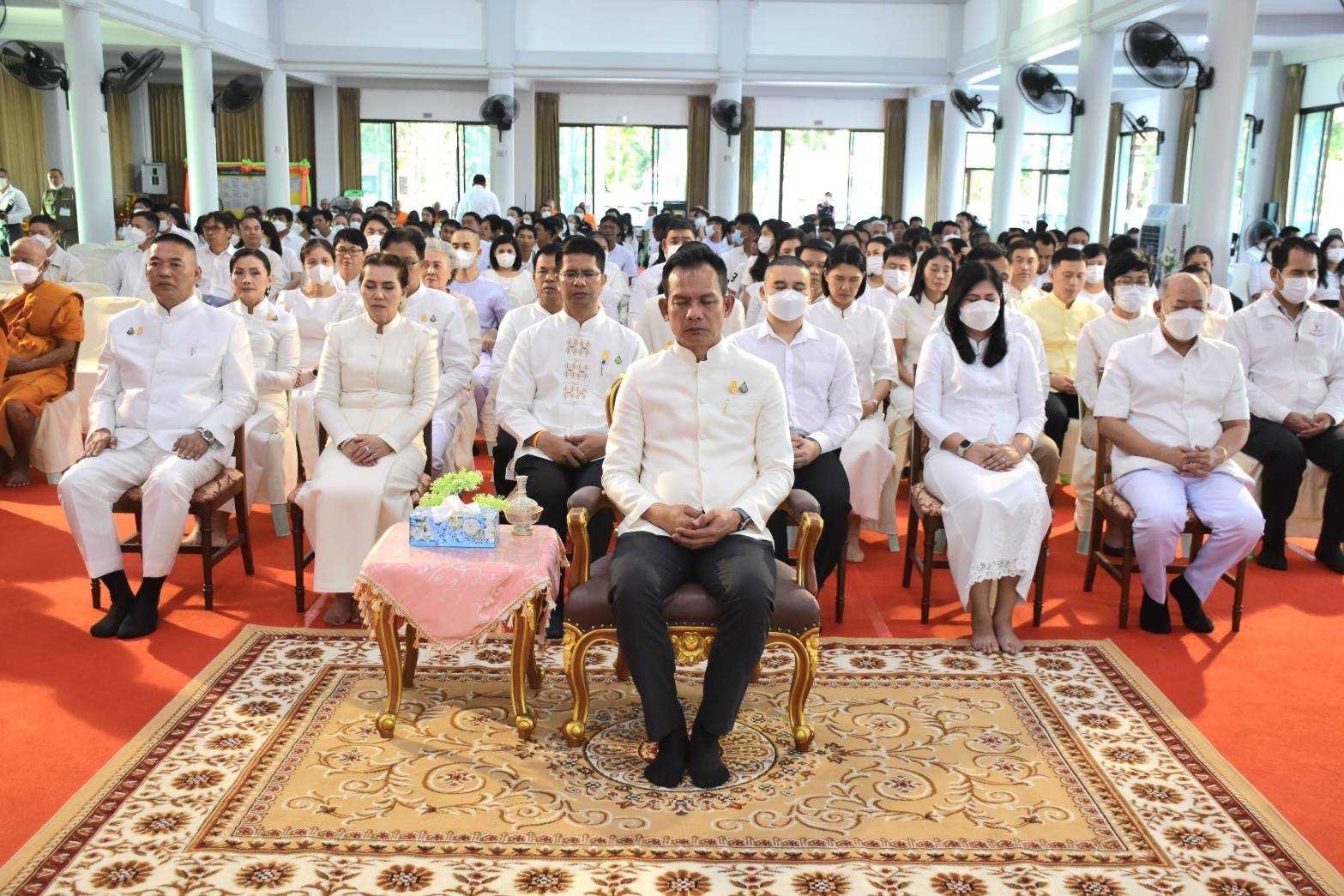 …พช.นครนายก ร่วมพิธีเจริญพระพุทธมนต์ เฉลิมพระเกียรติพระบาทสมเด็จพระเจ้าอยู่หัว สมเด็จพระนางเจ้าสิริกิติ์ พระบรมราชินีนาถ พระบรมราชชนนีพันปีหลวง สมเด็จพระนางเจ้าฯ พระบรมราชินี และสมเด็จพระเจ้าลูกเธอ เจ้าฟ้าพัชรกิติยาภา นเรนทิราเทพยวดี กรมหลวงราชสาริณีสิริพัชร มหาวัชรราชธิดา ประจำปีพุทธศักราช 2566