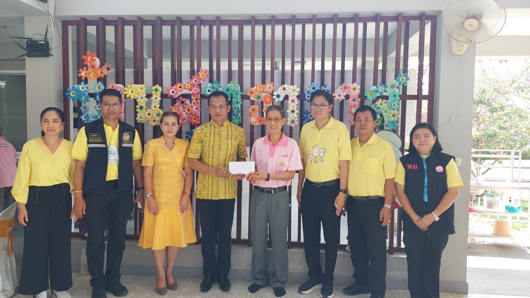 …พช.นครนายก ร่วมลงพื้นที่ให้กำลังใจหญิงชราไร้ที่พึ่งบ้านสุทธาวาส องครักษ์