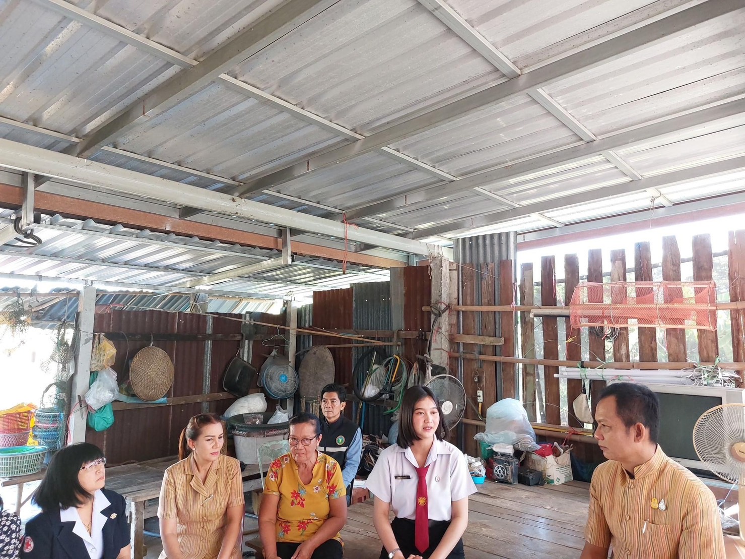 …พช.นครนายก ลงพื้นที่เยี่ยมนักเรียนทุนพระราชทาน ม.ท.ศ. รุ่นที่ 12 – 15