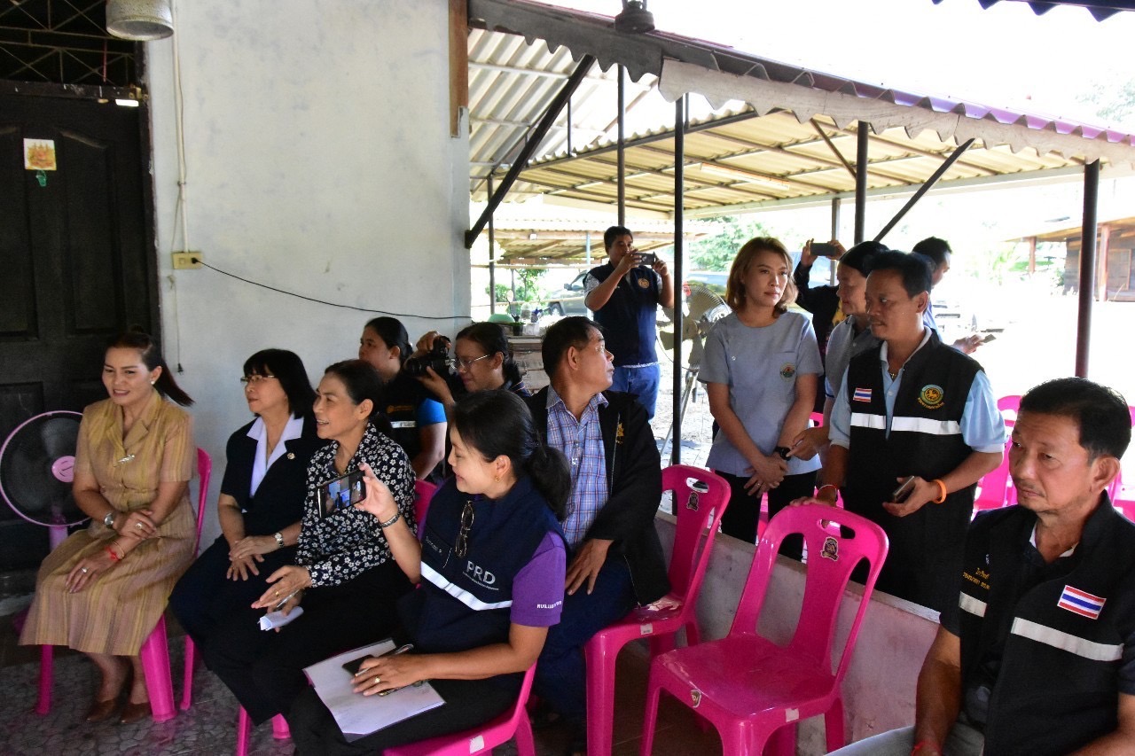 …พช.นครนายก ลงพื้นที่เยี่ยมนักเรียนทุนพระราชทาน ม.ท.ศ. รุ่นที่ 12 – 15