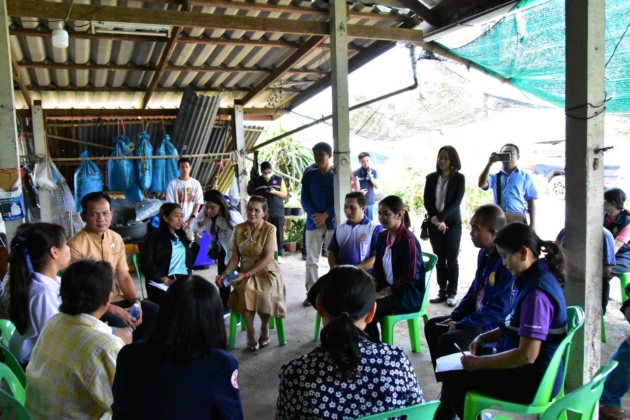 …พช.นครนายก ลงพื้นที่เยี่ยมนักเรียนทุนพระราชทาน ม.ท.ศ. รุ่นที่ 12 – 15