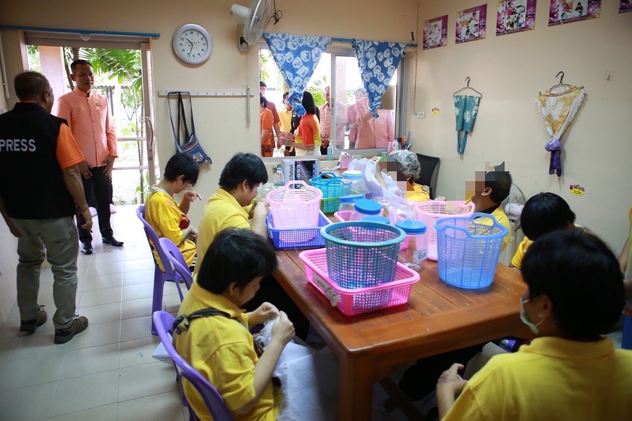 …พช.นครนายก ร่วมกิจกรรมส่งธรรมสู่ใจ เพื่อไทยทั้งมวล เฉลิมพระเกียรติสมเด็จพระเจ้าลูกเธอ เจ้าฟ้าพัชรกิติยาภา นเรนทิราเทพยวดี กรมหลวงราชสาริณีสิริพัชร มหาวัชรราชธิดา เนื่องในโอกาสวันคล้ายวันประสูติ 7 ธันวาคม 2566