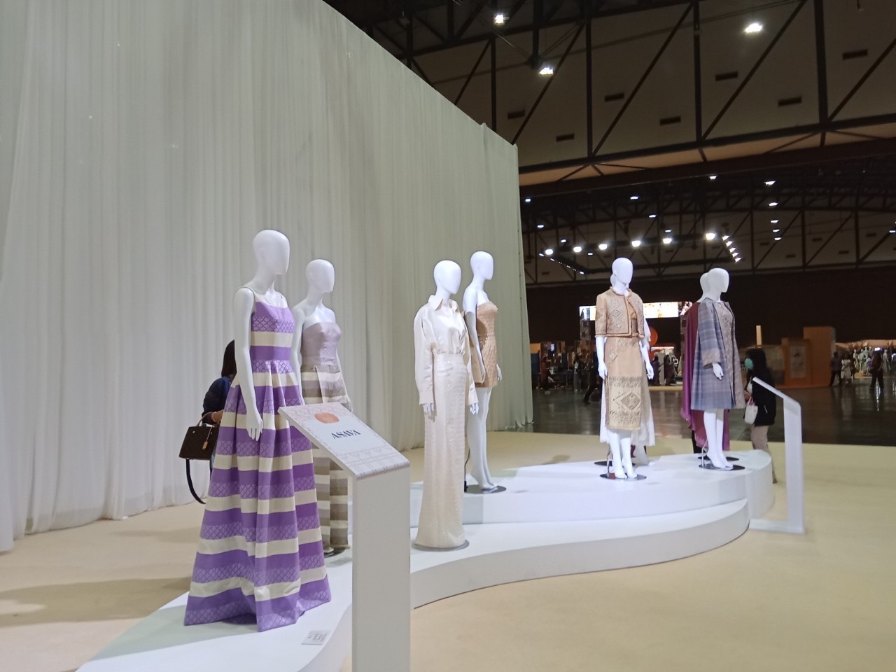 …ประธานแม่บ้านมหาดไทยจังหวัดนครนายก ร่วมงาน Silk Festival 2023 Silk Success Sustainability