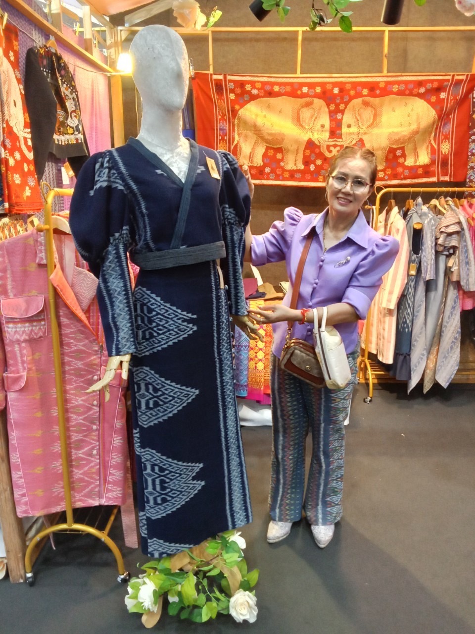 …ประธานแม่บ้านมหาดไทยจังหวัดนครนายก ร่วมงาน Silk Festival 2023 Silk Success Sustainability