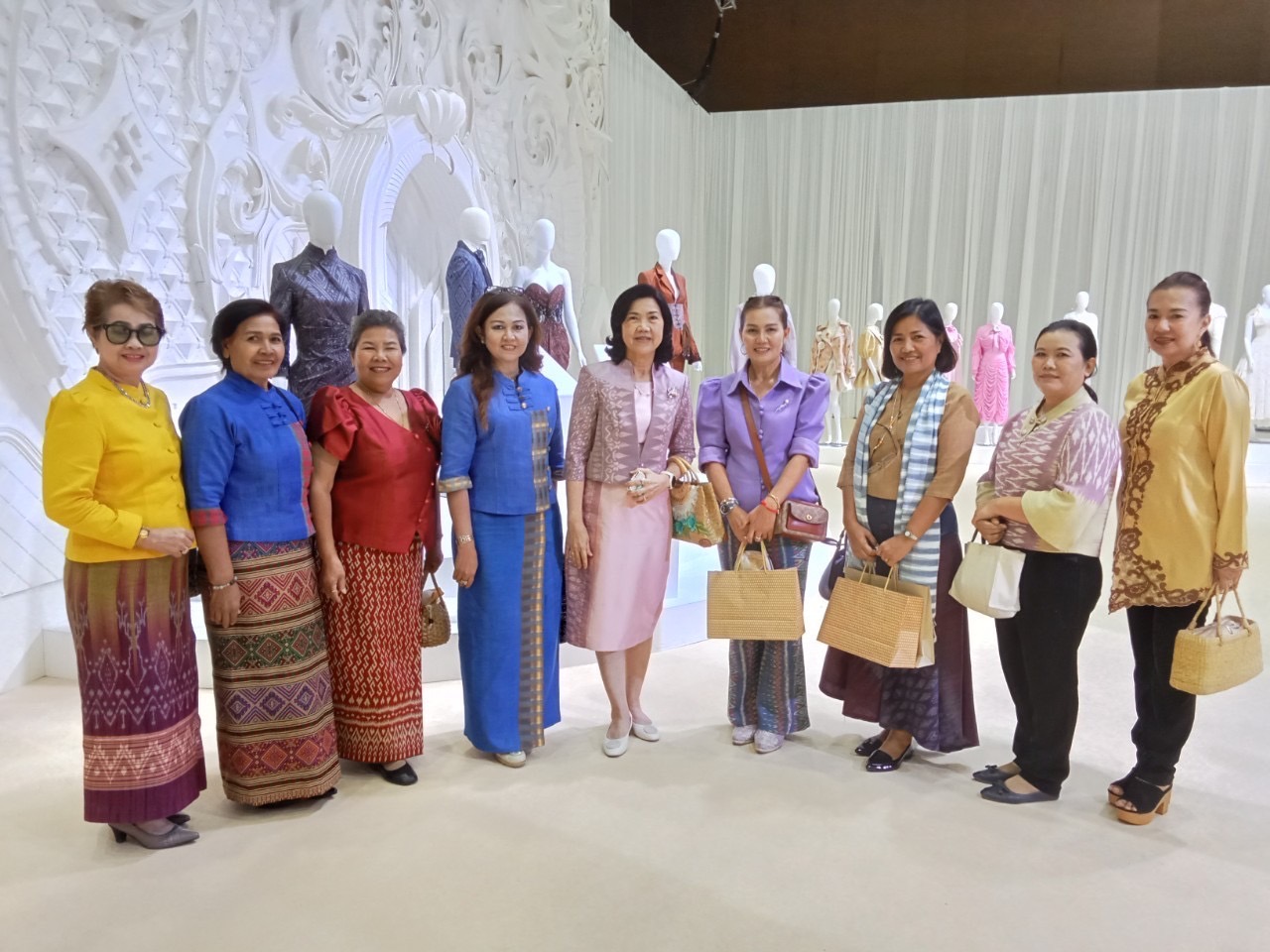 …ประธานแม่บ้านมหาดไทยจังหวัดนครนายก ร่วมงาน Silk Festival 2023 Silk Success Sustainability