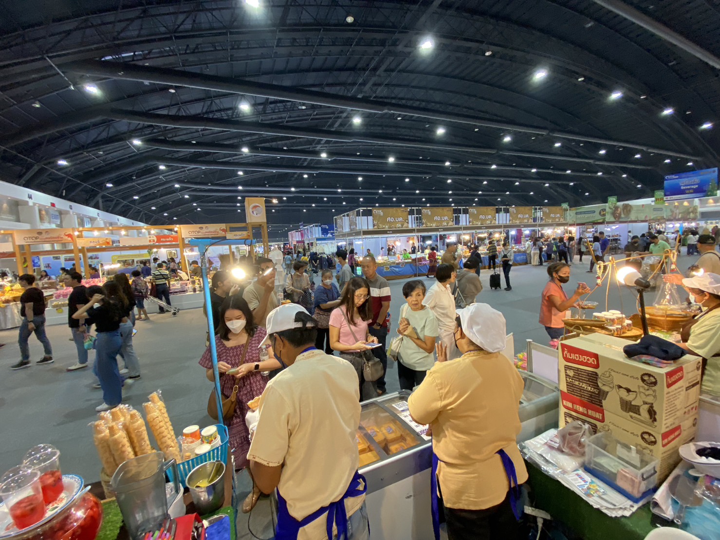 …จังหวัดนครนายก ขนทัพผู้ผลิต ผู้ประกอบการ OTOP ร่วมจำหน่ายสินค้างาน OTOP City 2023