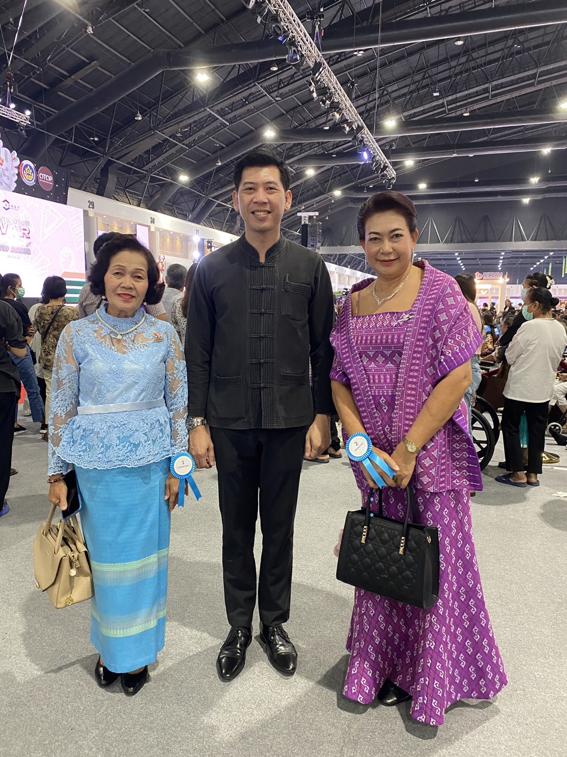 📣📣พช.นครนายก ร่วมให้กำลังใจผู้ผลิต ผู้ประกอบการ OTOP ร่วมจำหน่ายสินค้างาน OTOP City 2023