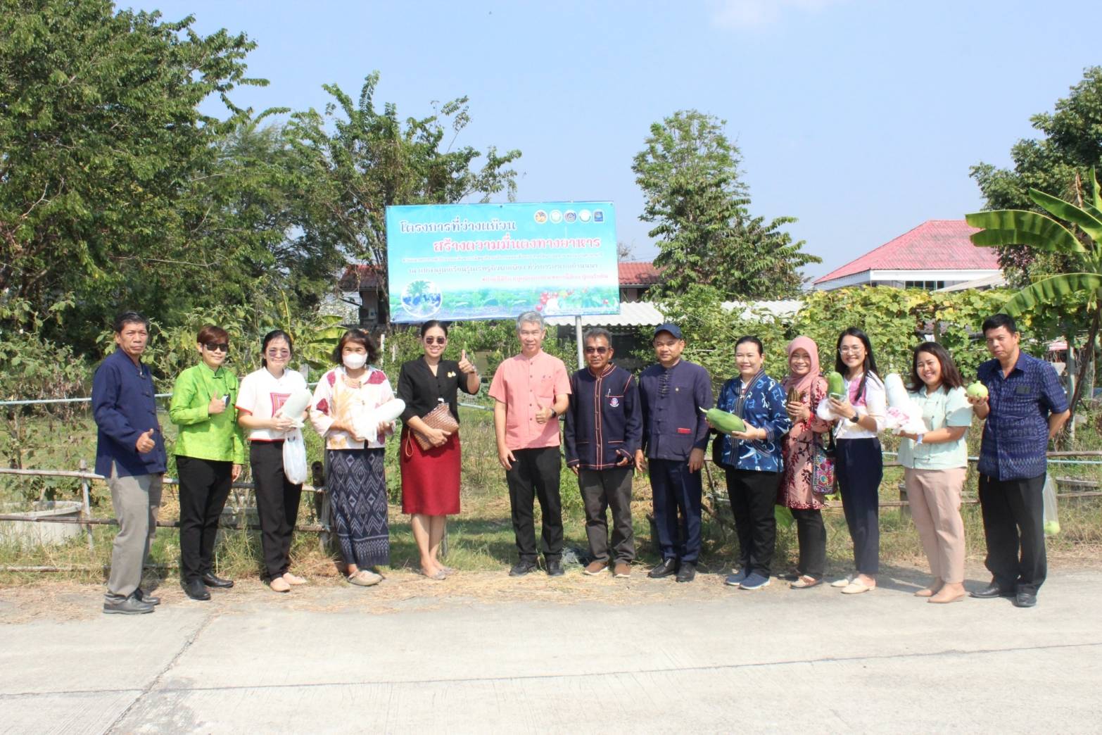 …พช.นครนายก รวมพลังขับเคลื่อนองค์กรคุณธรรม “ปลูกด้วยรัก ผักสีเขียว”