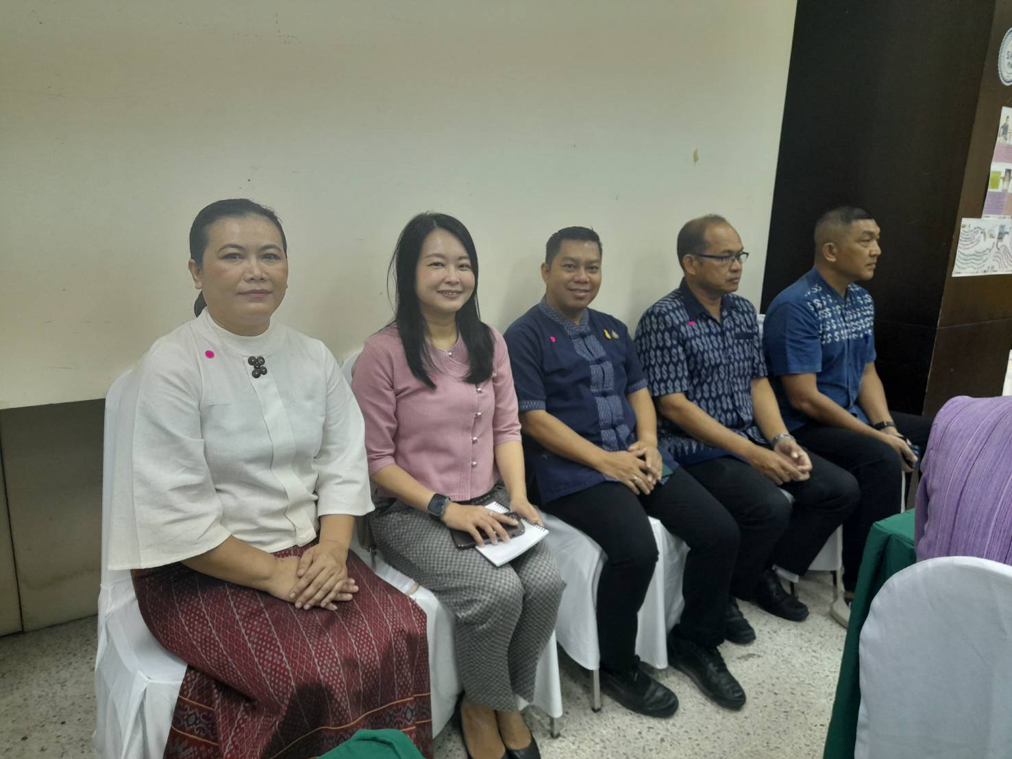 …พช.นครนายก ร่วมพิธีเปิดโครงการฝึกอบรมวิทยากรเพื่อทำหน้าที่ผู้ถ่ายทอดองค์ความรู้เกี่ยวกับประวัติศาสตร์ชาติไทยประจำท้องถิ่น ประจำปีงบประมาณ พ.ศ.2567 หลักสูตรครูผู้สอนประวัติศาสตร์ชาติไทย