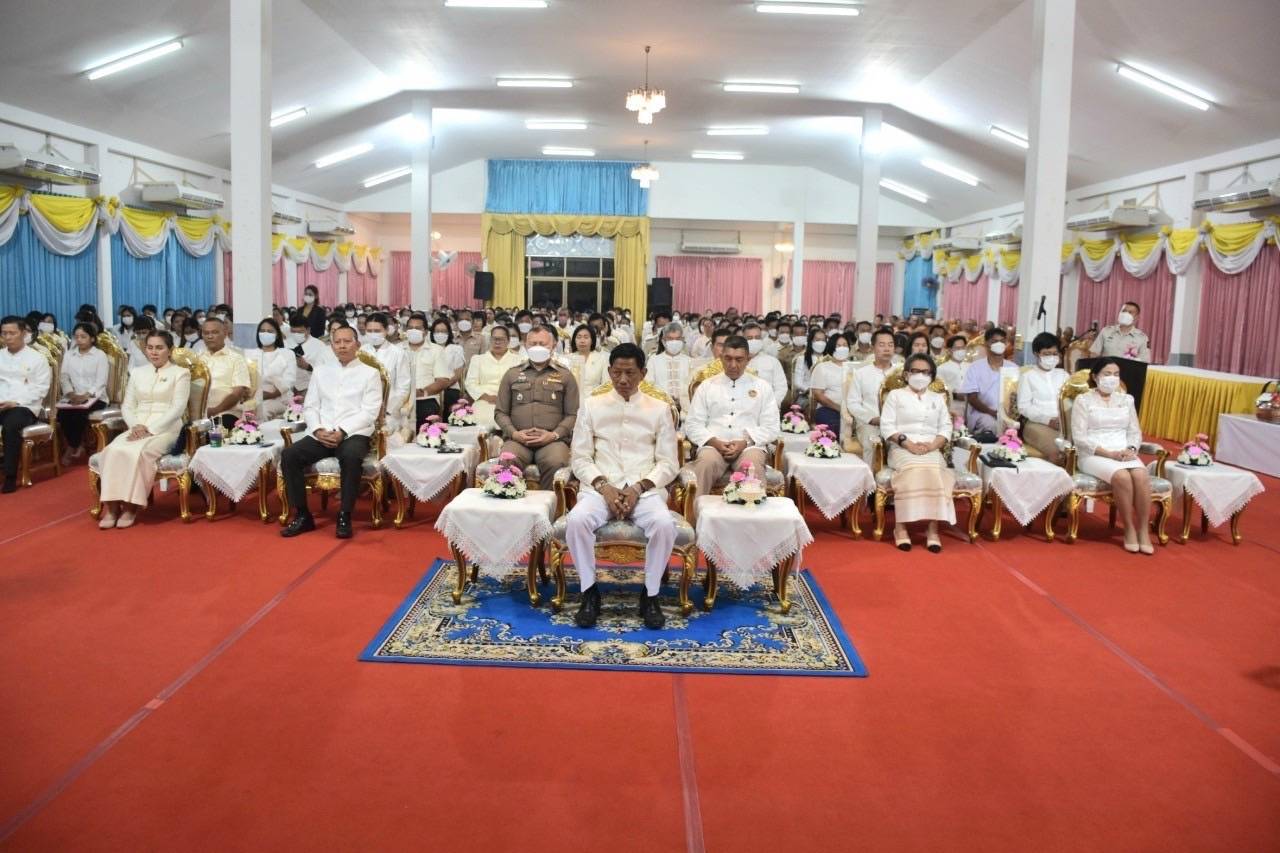 …พช.นครนายก ร่วมพิธีเจริญพระพุทธมนต์เจริญจิตตภาวนาพระพรชัยมงคลแด่พระบาทสมเด็จพระปรเมนทรรามาธิบดีศรีสินทรมหาวชิราลงกรณ พระวชิรเกล้าเจ้าอยู่หัว สมเด็จพระนางเจ้าสิริกิติ์ พระบรมราชินีนาถ พระบรมราชชนนีพันปีหลวง สมเด็จพระนางเจ้าสุทิดา พัชรสุธาพิมลลักษณ พระบรมราชินี และสมเด็จพระเจ้าลูกเธอ เจ้าฟ้าพัชรกิติยาภา นเรนทิราเทพยวดี กรมหลวงราชสาริณีสิริพัชร มหาวัชรราชธิดา