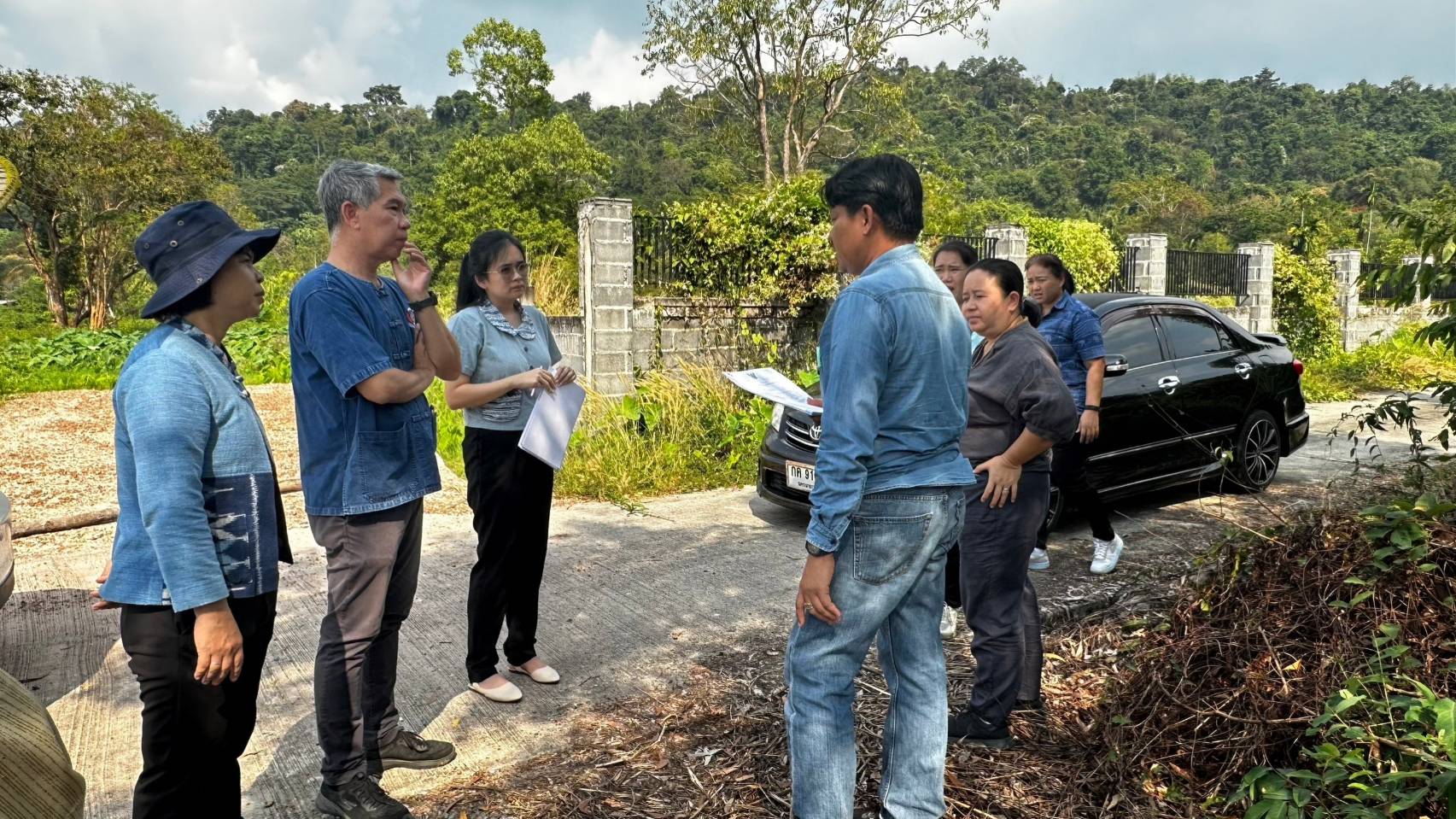 …พช.นครนายก ลงพื้นที่เตรียมความพร้อมครัวเรือนเป้าหมายที่สมัครเข้าร่วมโครงการ บ้านห่วงใยจากใจ GLO