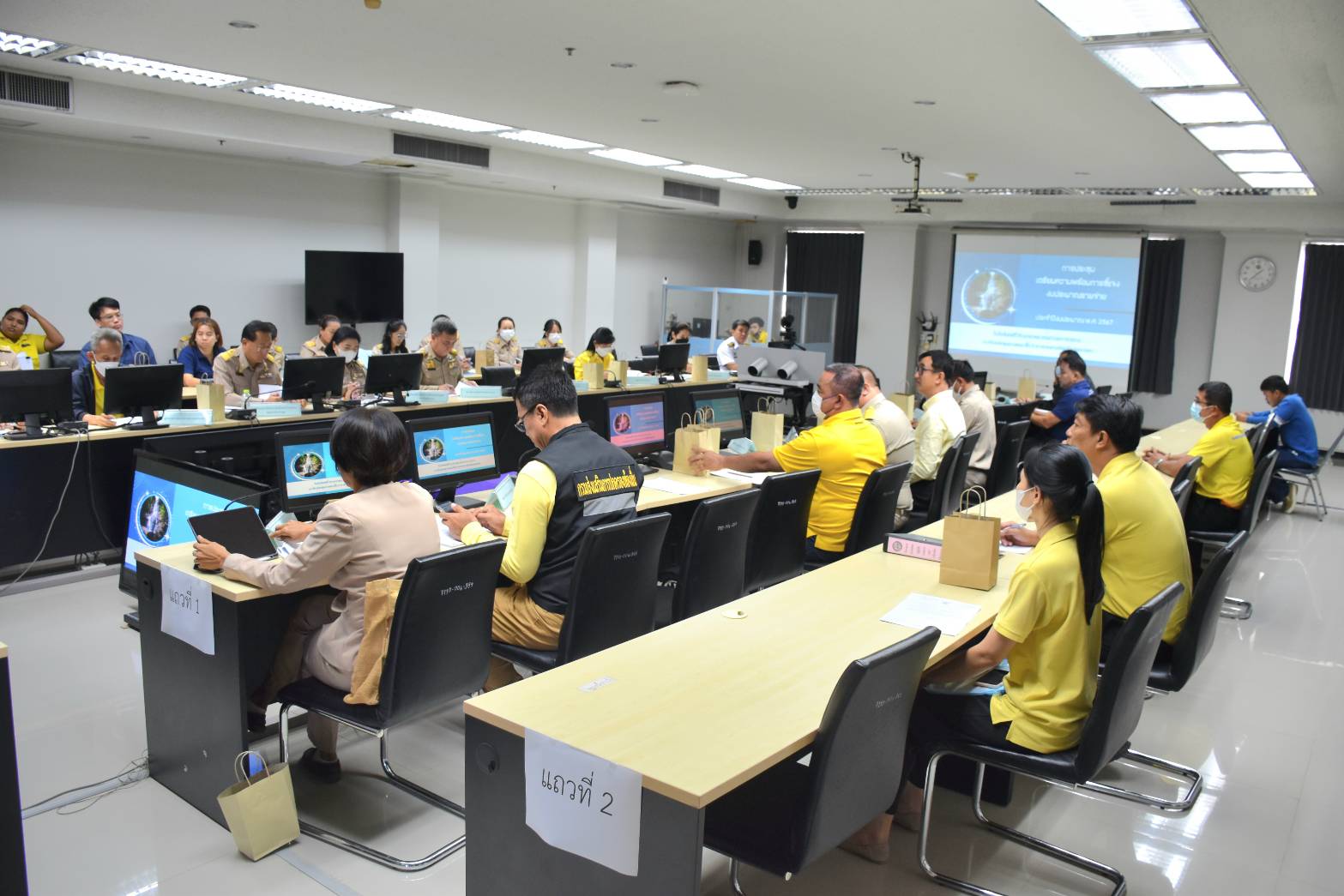 …พช.นครนายก ร่วมประชุมเพื่อเตรียมโครงการเฉลิมพระเกียรติพระบาทสมเด็จพระวชิรเกล้าเจ้าอยู่หัว เนื่องในโอกาสมหามงคลเฉลิมพระชนมพรรษา 72 พรรษา