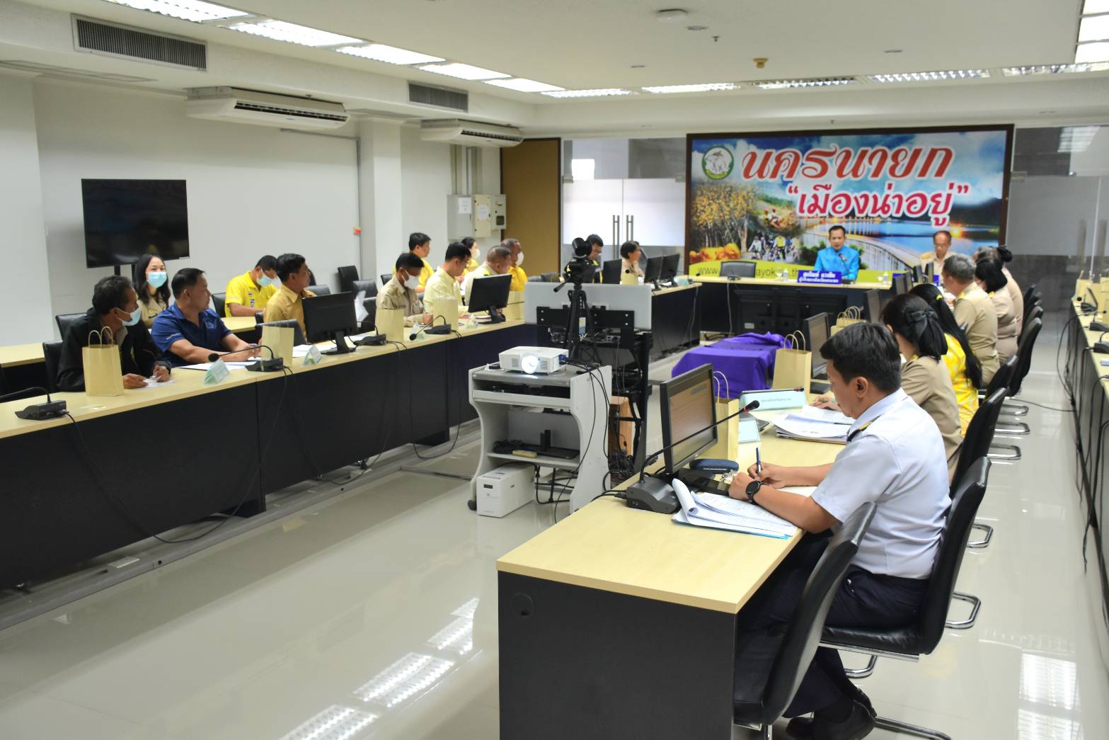 …พช.นครนายก ร่วมประชุมเพื่อเตรียมโครงการเฉลิมพระเกียรติพระบาทสมเด็จพระวชิรเกล้าเจ้าอยู่หัว เนื่องในโอกาสมหามงคลเฉลิมพระชนมพรรษา 72 พรรษา