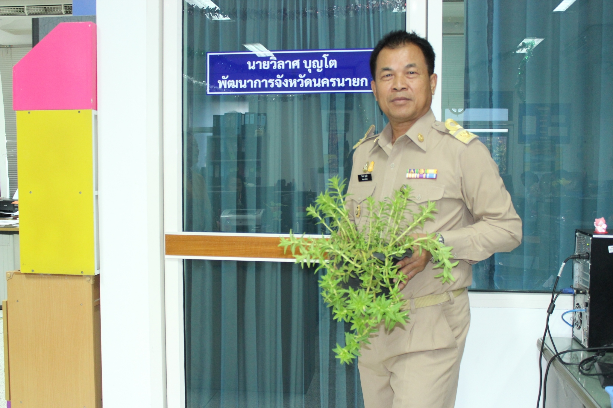 …พช. นครนายก ร่วมแบ่งปันพันธุ์ผัก “ปลูกด้วยรัก ผักสีเขียว” ตามแนวทางการน้อมนำแนวพระราชดำริของสมเด็จพระกนิษฐาธิราชเจ้า กรมสมเด็จพระเทพรัตนราชสุดาฯ สยามบรมราชกุมารี สู่ปฏิบัติการปลูกผักสวนครัว เพื่อสร้างความมั่นคงทางอาหาร 🌱 🌱 🌱