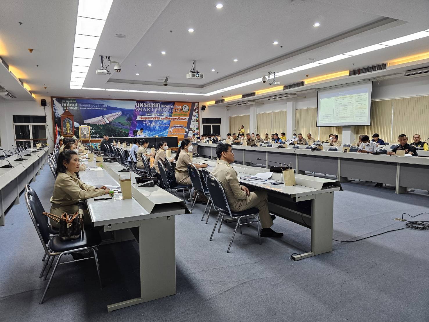 …พช.นครนายก ร่วมประชุมคณะกรรมการศูนย์อำนวยการป้องกันและปราบปรามยาเสพติดจังหวัดนครนายก (ศอ.ปส.จ.นย.)