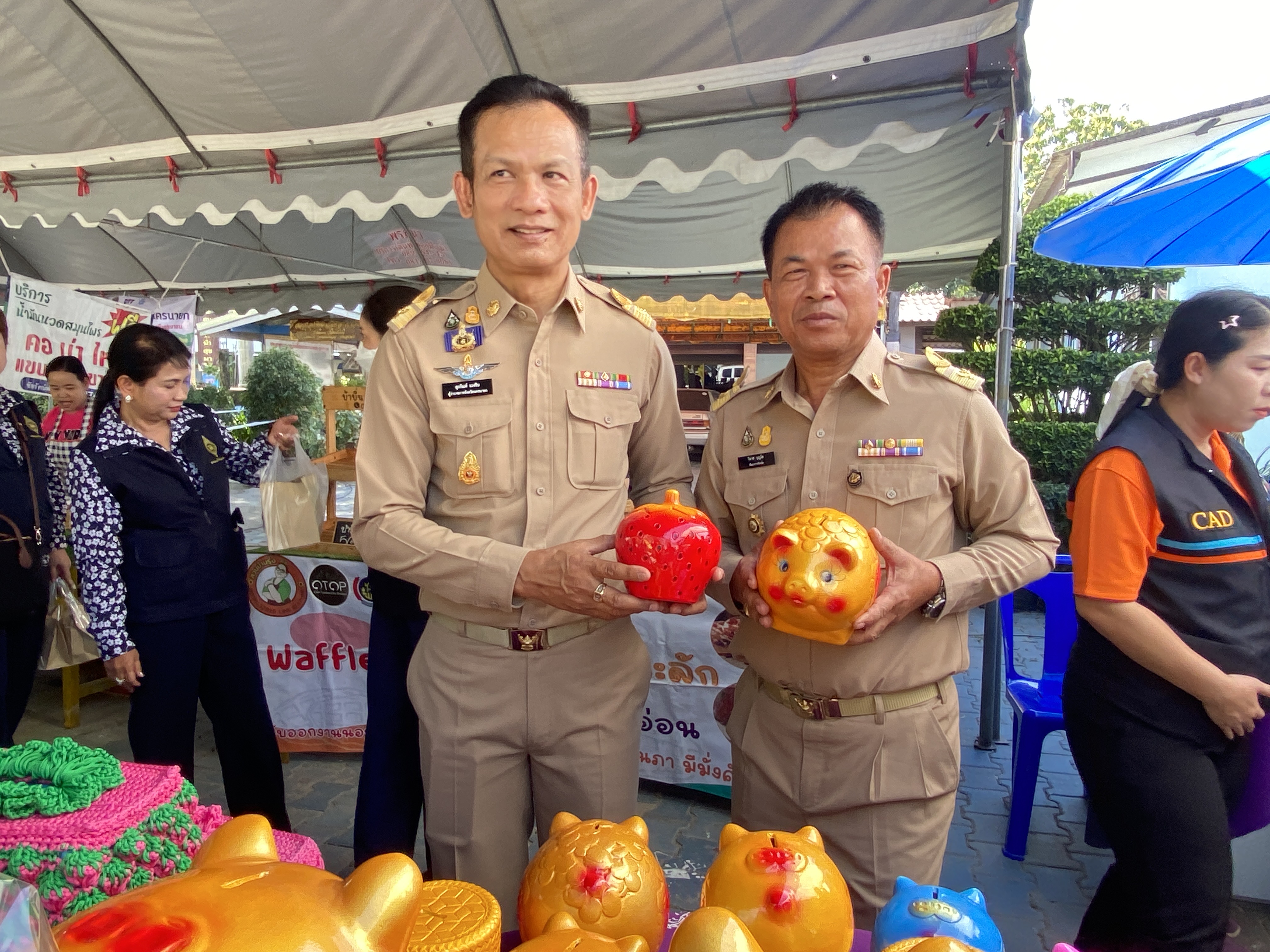 …พช.นครนายกร่วมโครงการ “หน่วยบำบัดทุกข์ บำรุงสุข สร้างรอยยิ้มและความปรองดองสมานฉันท์ให้ประชาชน จังหวัดนครนายก”