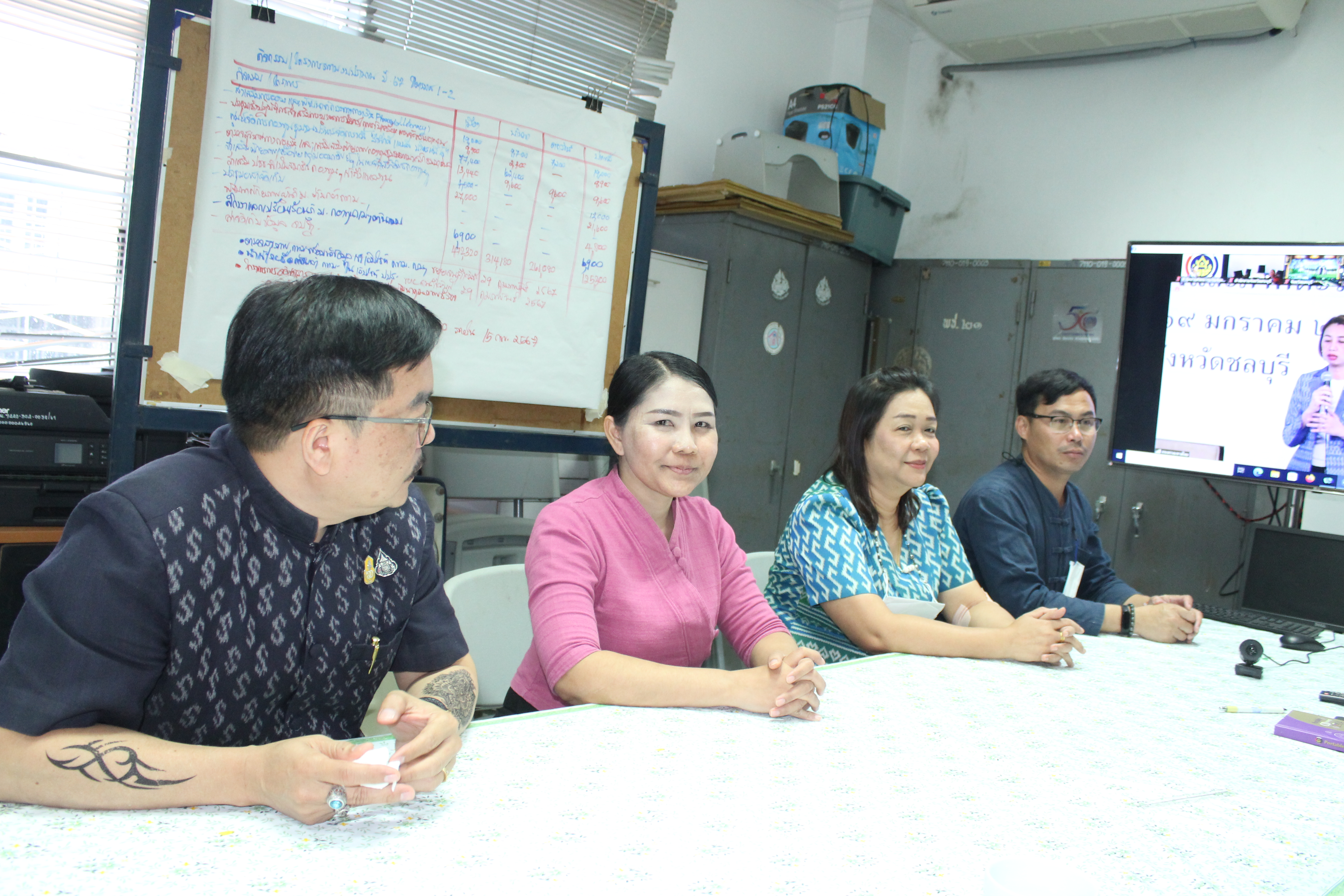 …พช.นครนายก ร่วมรับชมการถ่ายทอดสด การประชุมโครงการอบรมเพิ่มประสิทธิภาพผู้นำในการเสริมสร้างบทบาทของหมู่บ้านสู่การพัฒนาประเทศอย่างยั่งยืน ประจำปีงบประมาณ พ.ศ.2567 ครั้งที่ 1