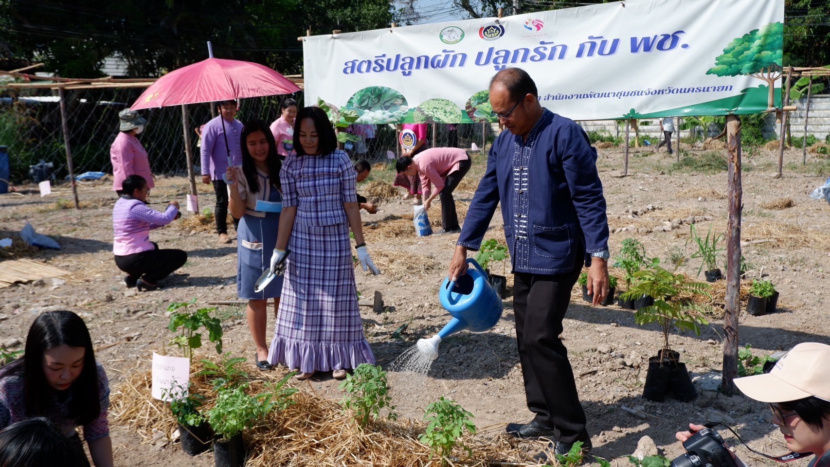 …พช.นครนายก จัดกิจกรรมโครงการ “สตรีแบ่งสรร ปันรัก ปลูกพืช ปลูกผัก ปลูกรัก กับ พช.”