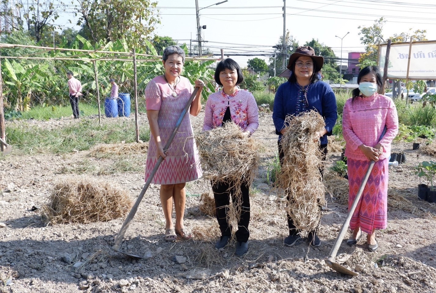 …พช.นครนายก จัดกิจกรรมโครงการ “สตรีแบ่งสรร ปันรัก ปลูกพืช ปลูกผัก ปลูกรัก กับ พช.”