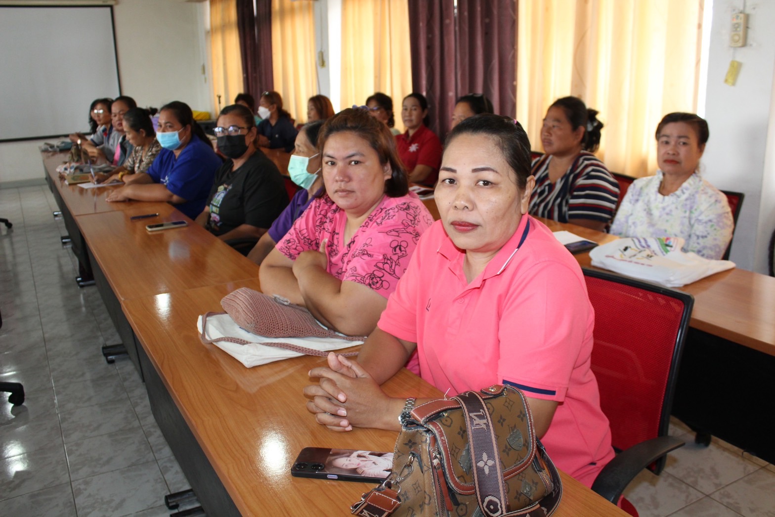 …พช.นครนายก ประชุมคณะทำงานขับเคลื่อนกองทุนพัฒนาบทบาทสตรีจังหวัดนครนายก ครั้งที่ 1/2567