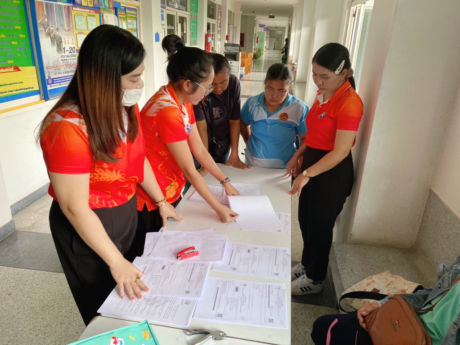 …พช.นครนายก ทำสัญญากู้ยืมเงินกองทุนพัฒนาบทบาทสตรีให้กับกลุ่มสตรีที่ได้รับอนุมัติโครงการฯ เงินทุนหมุนเวียน (เงินกู้)